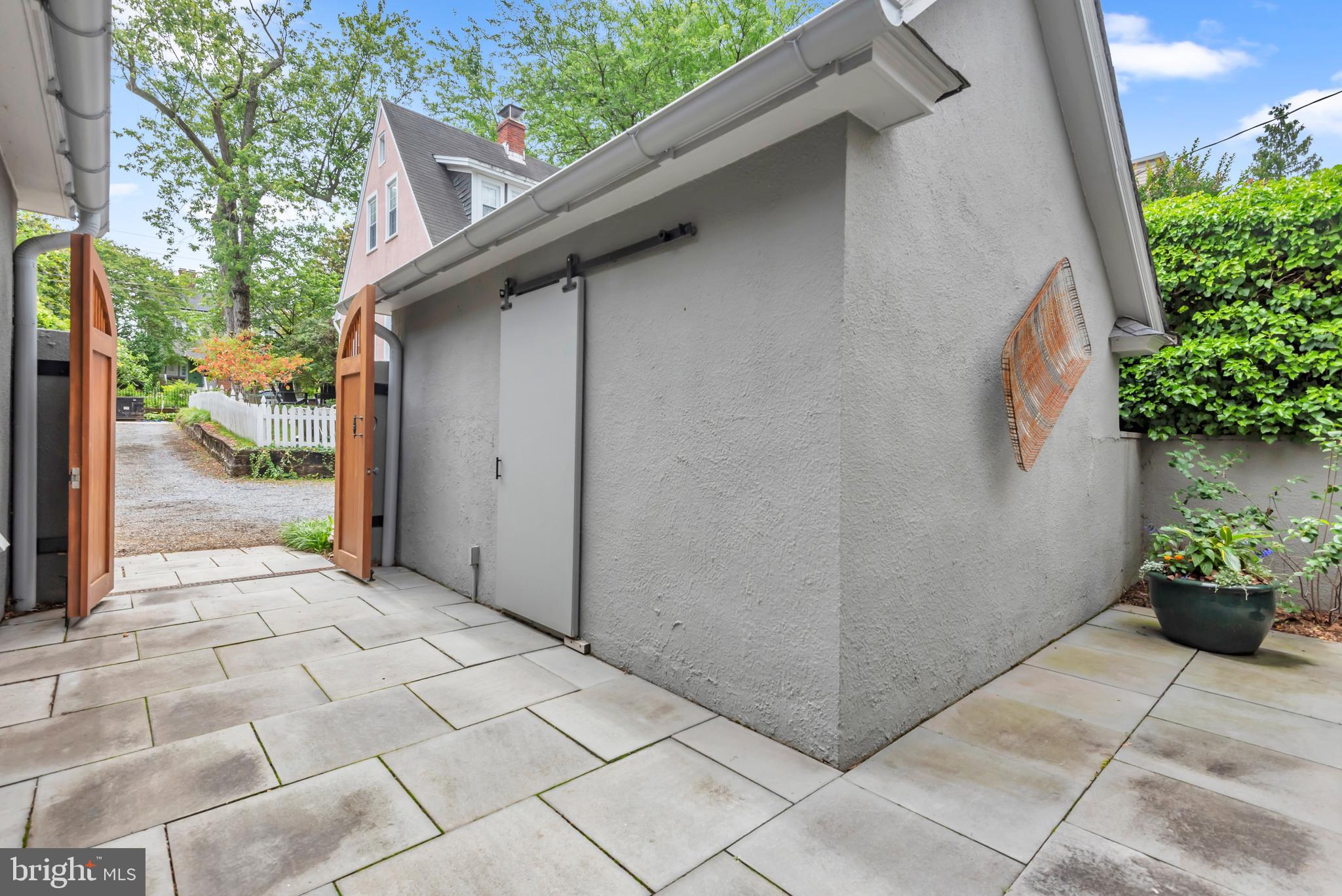 MURRAY HILL - Residential