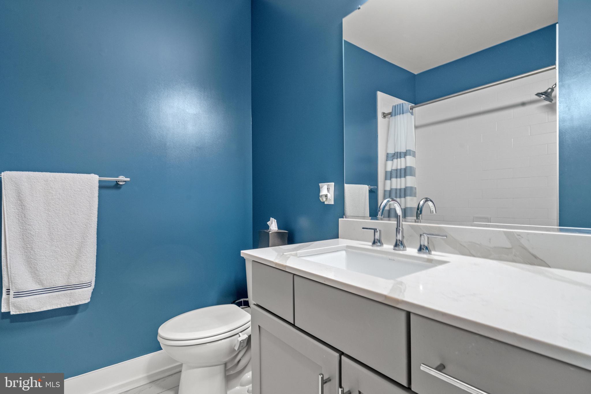 DEL RAY PLACE - Residential Lease