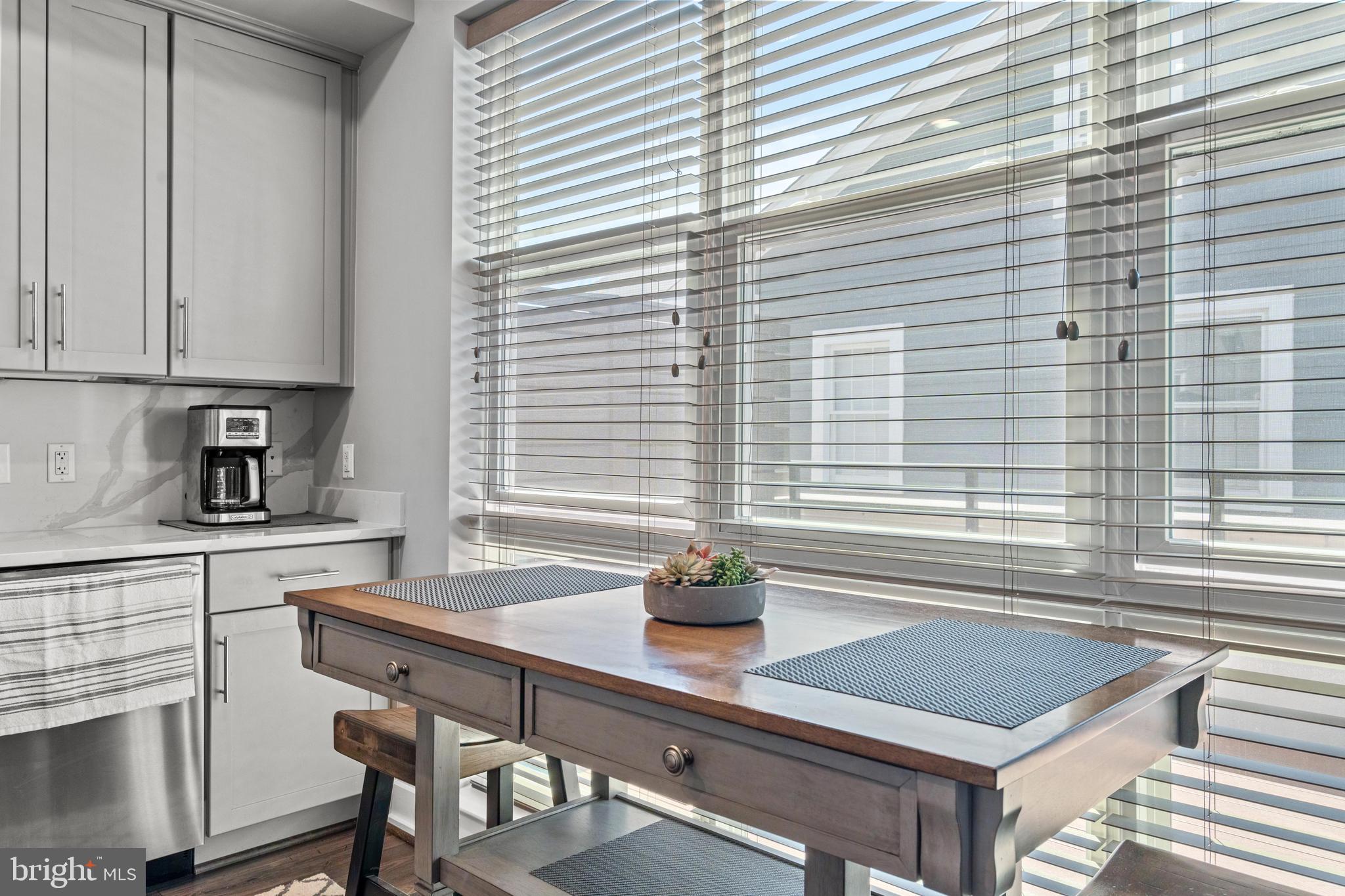 DEL RAY PLACE - Residential Lease