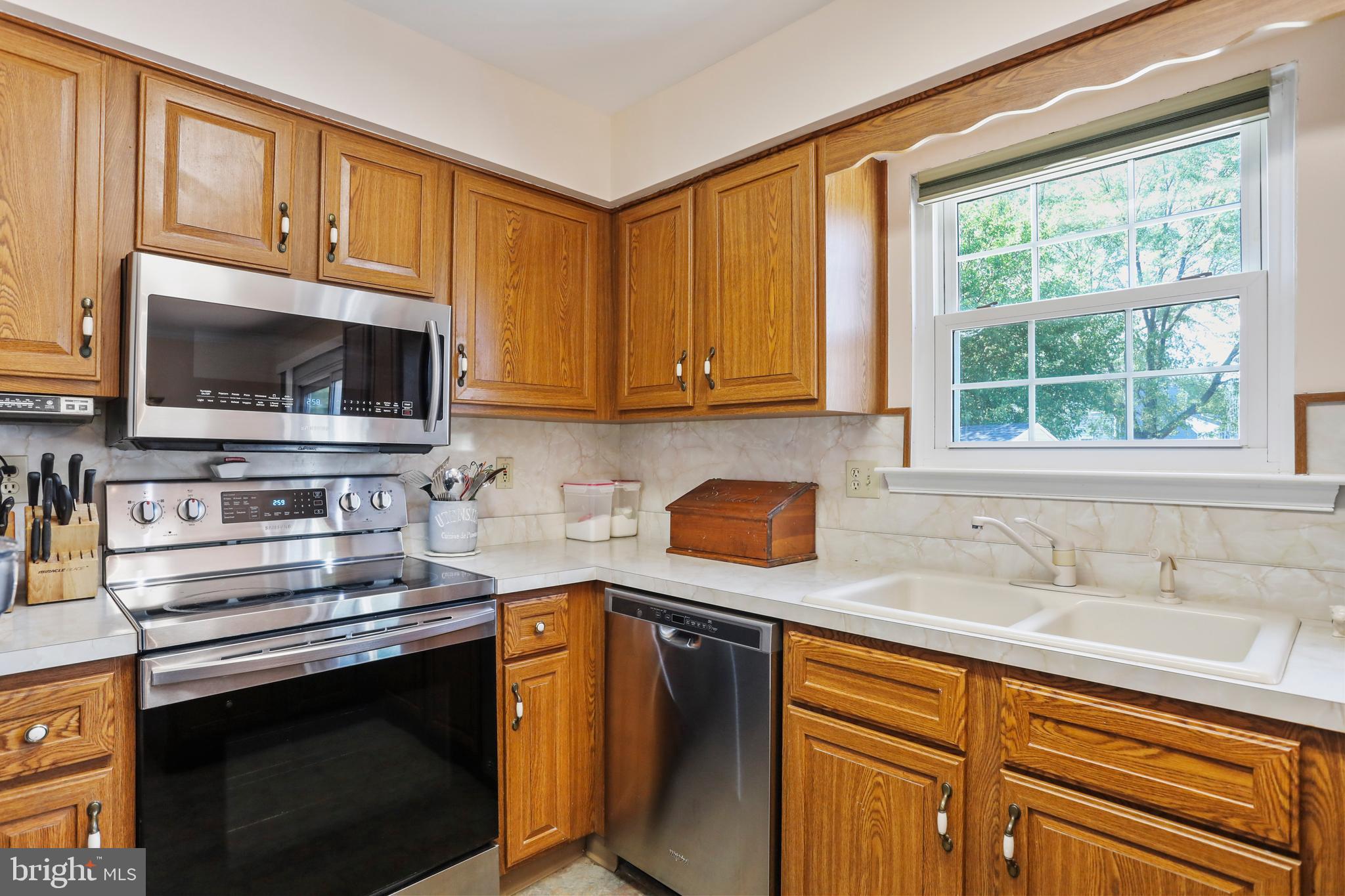 ROBIN MEADOWS - Residential