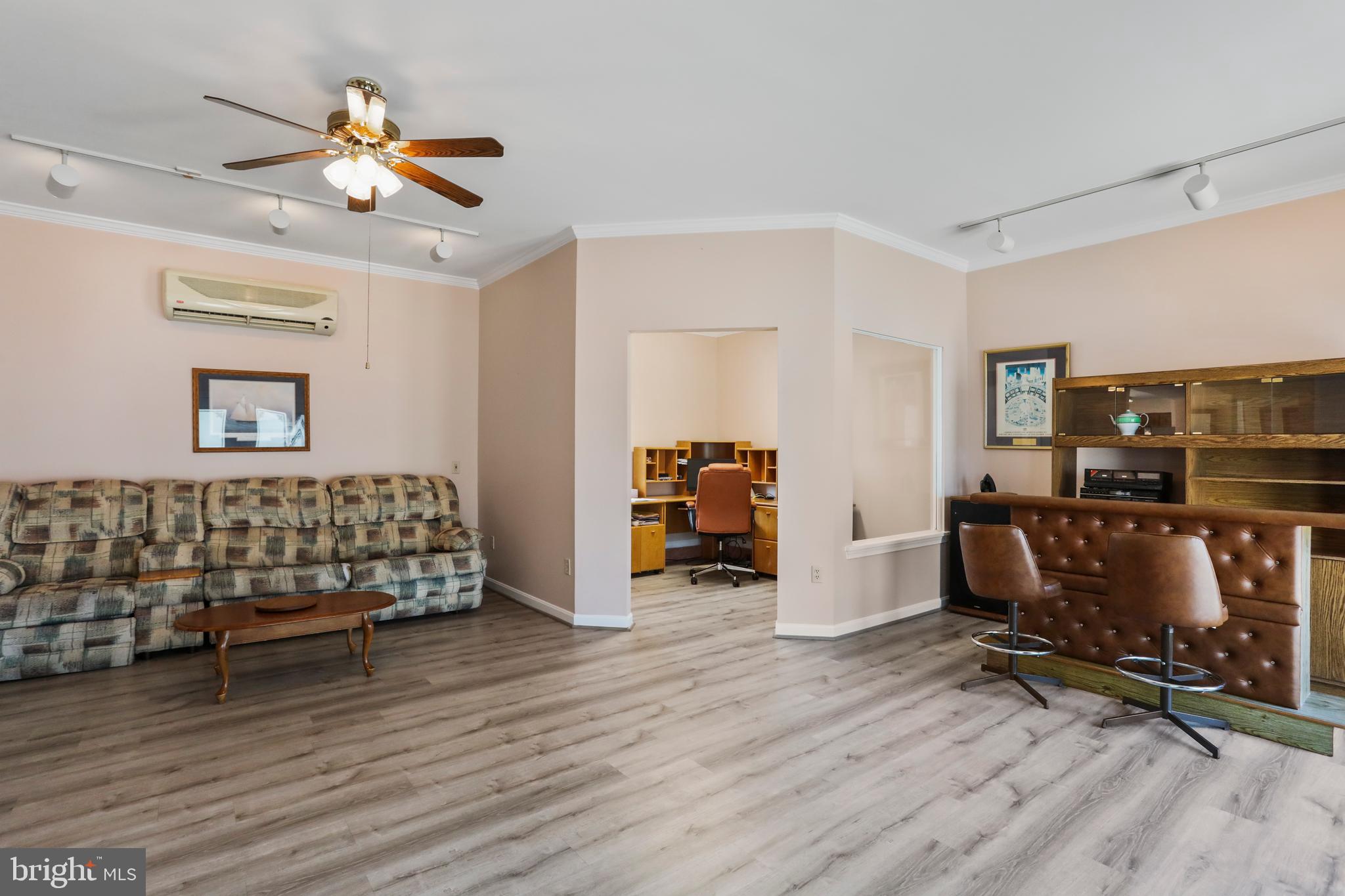 ROBIN MEADOWS - Residential