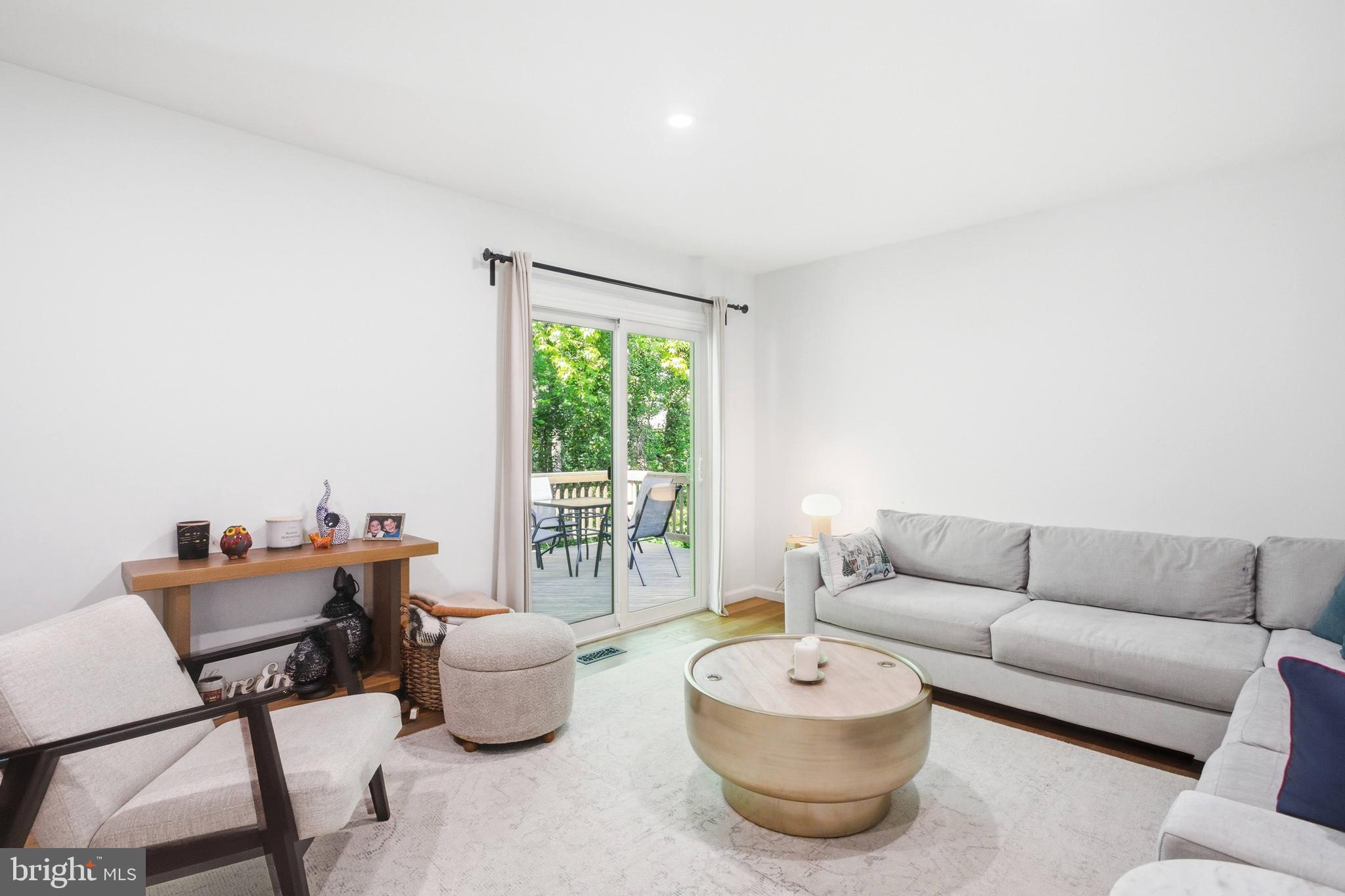 BURKE CENTRE - Residential