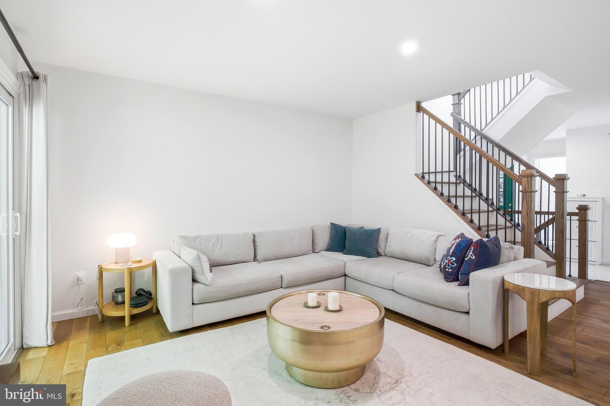 BURKE CENTRE - Residential