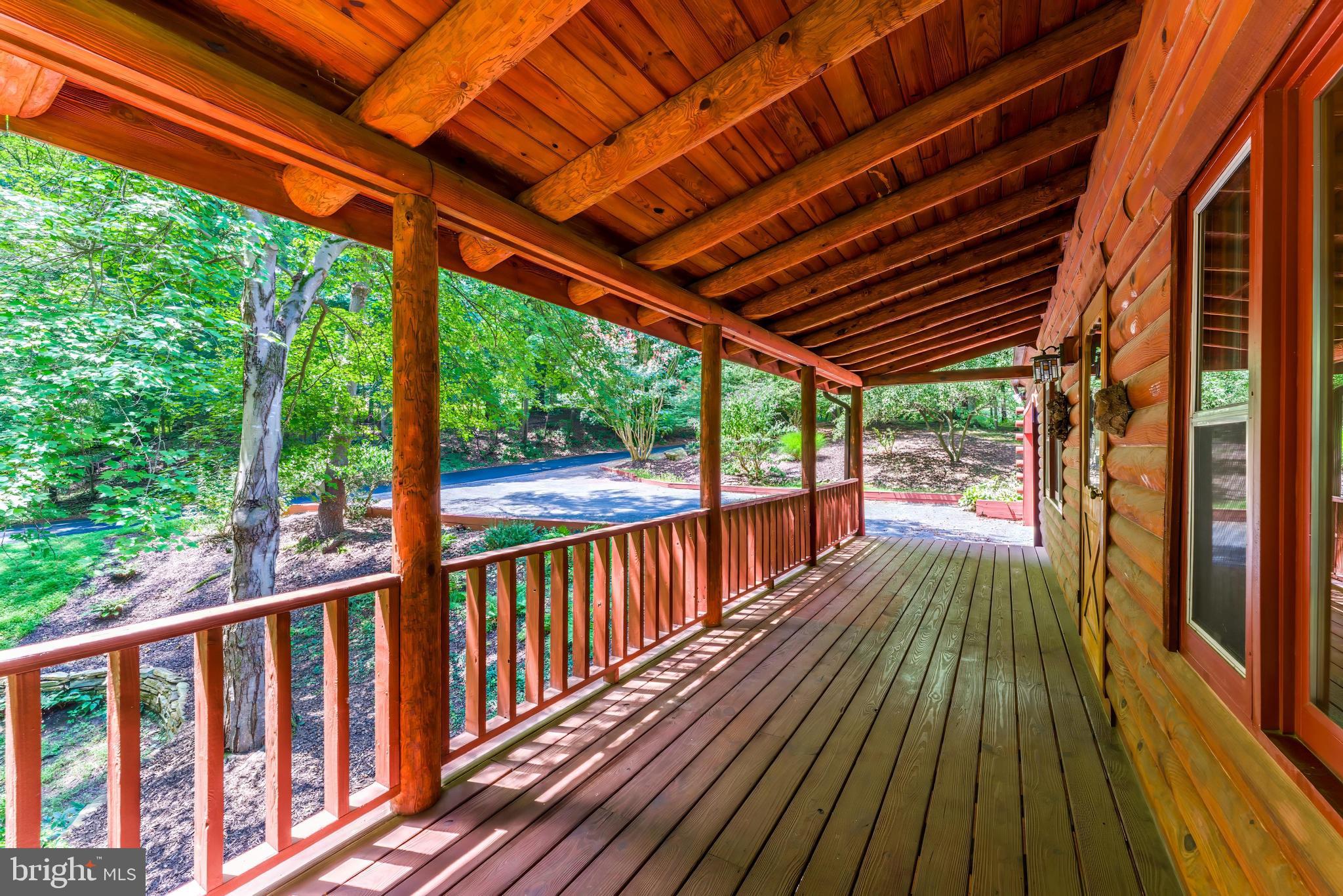 10898 WOODLEAF LANE
