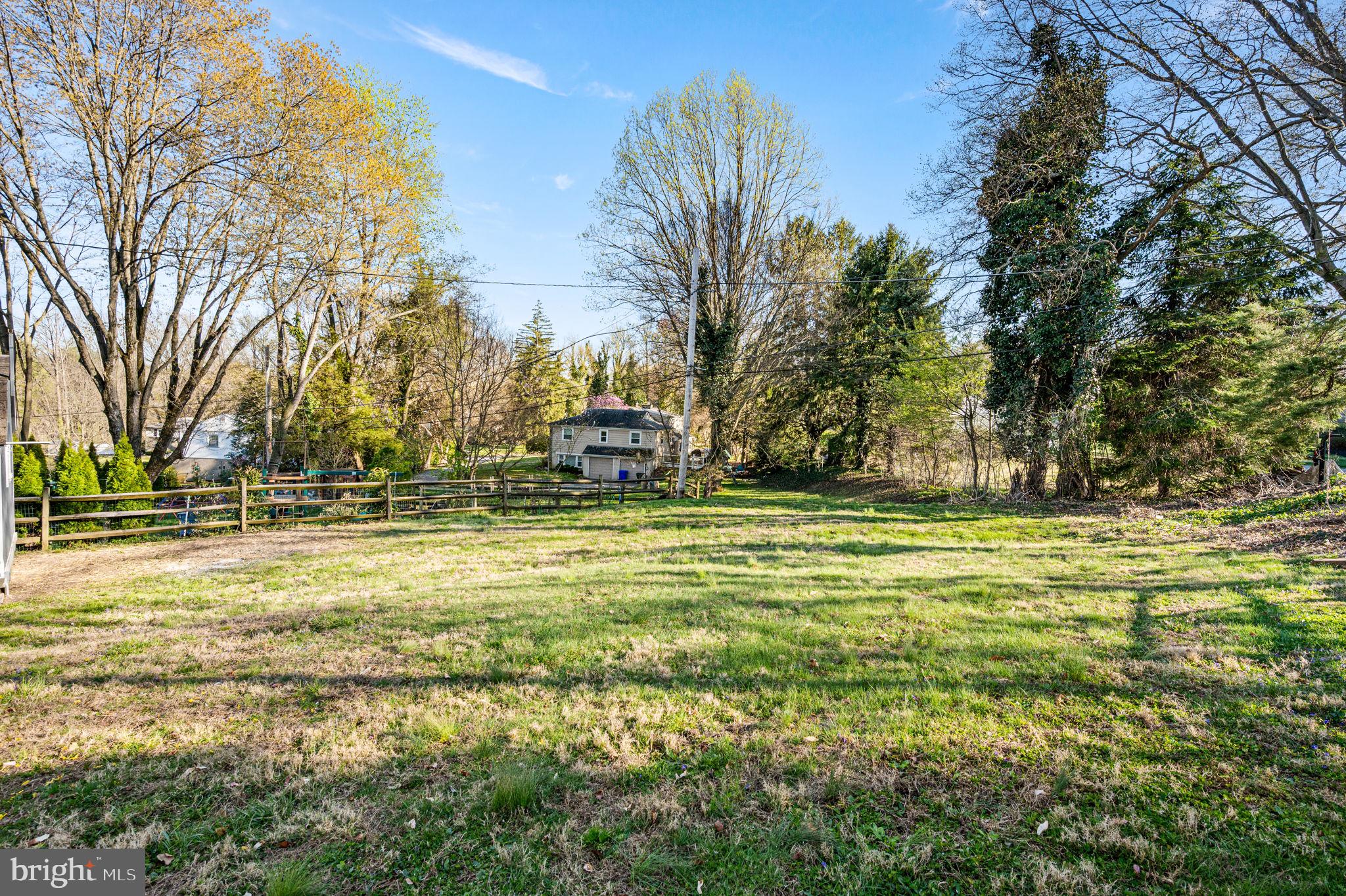 319 CRESTVIEW CIRCLE