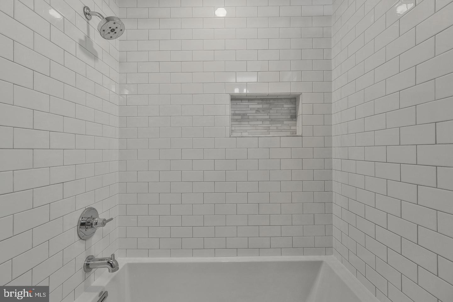 SUMMERWALK - Residential Lease