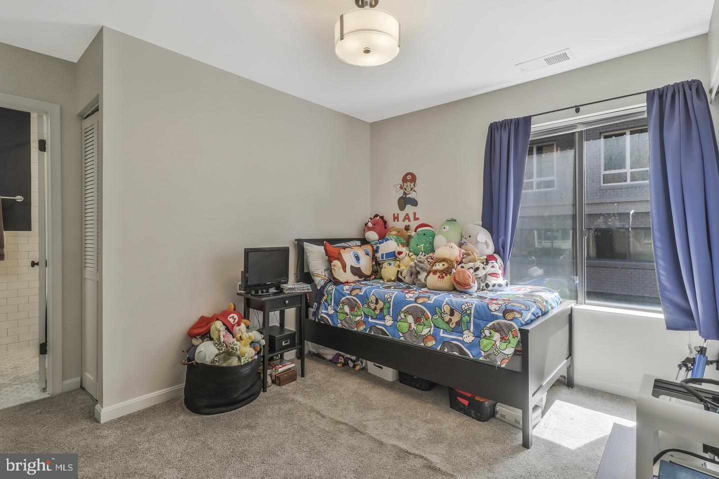 SUMMERWALK - Residential Lease