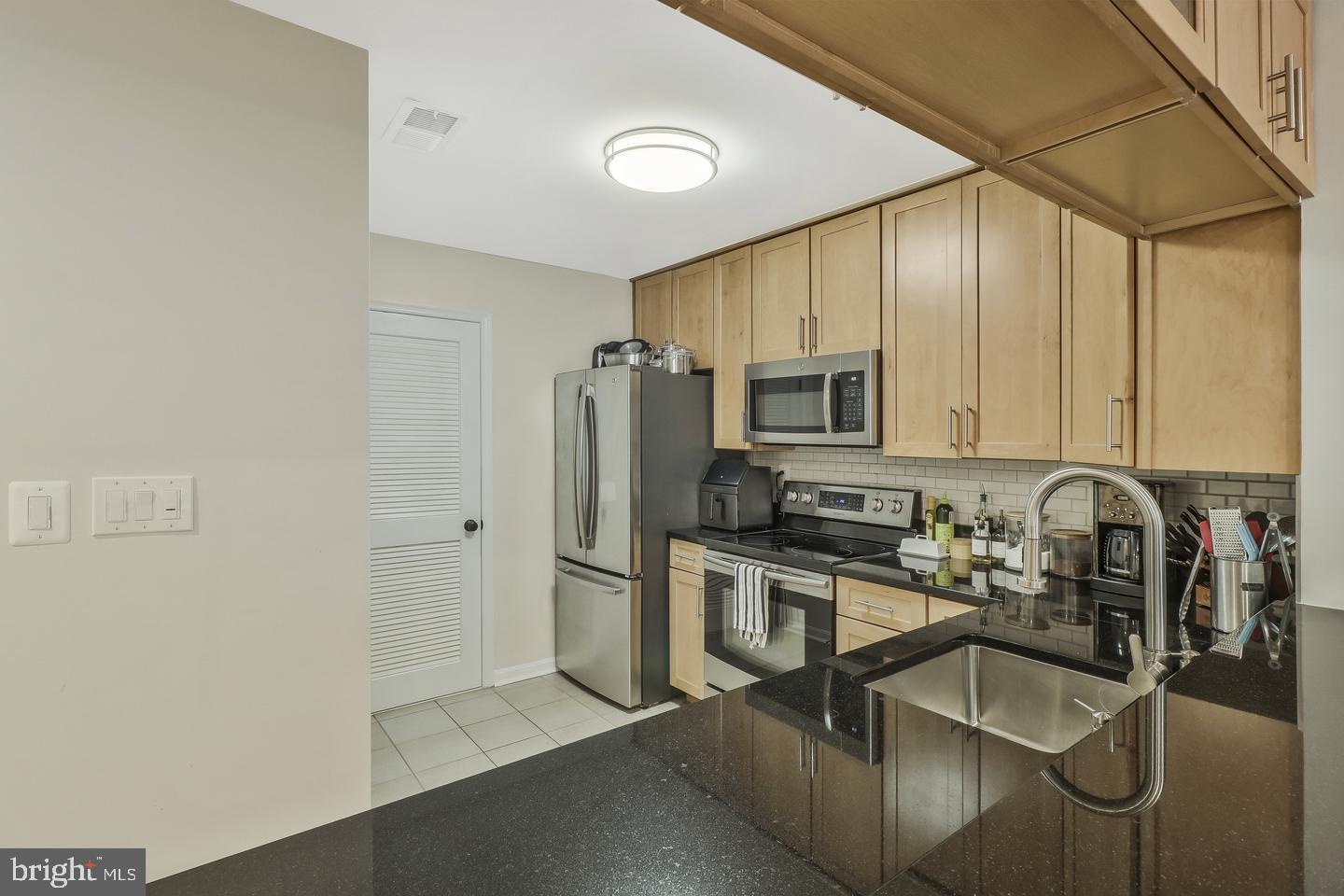 SUMMERWALK - Residential Lease