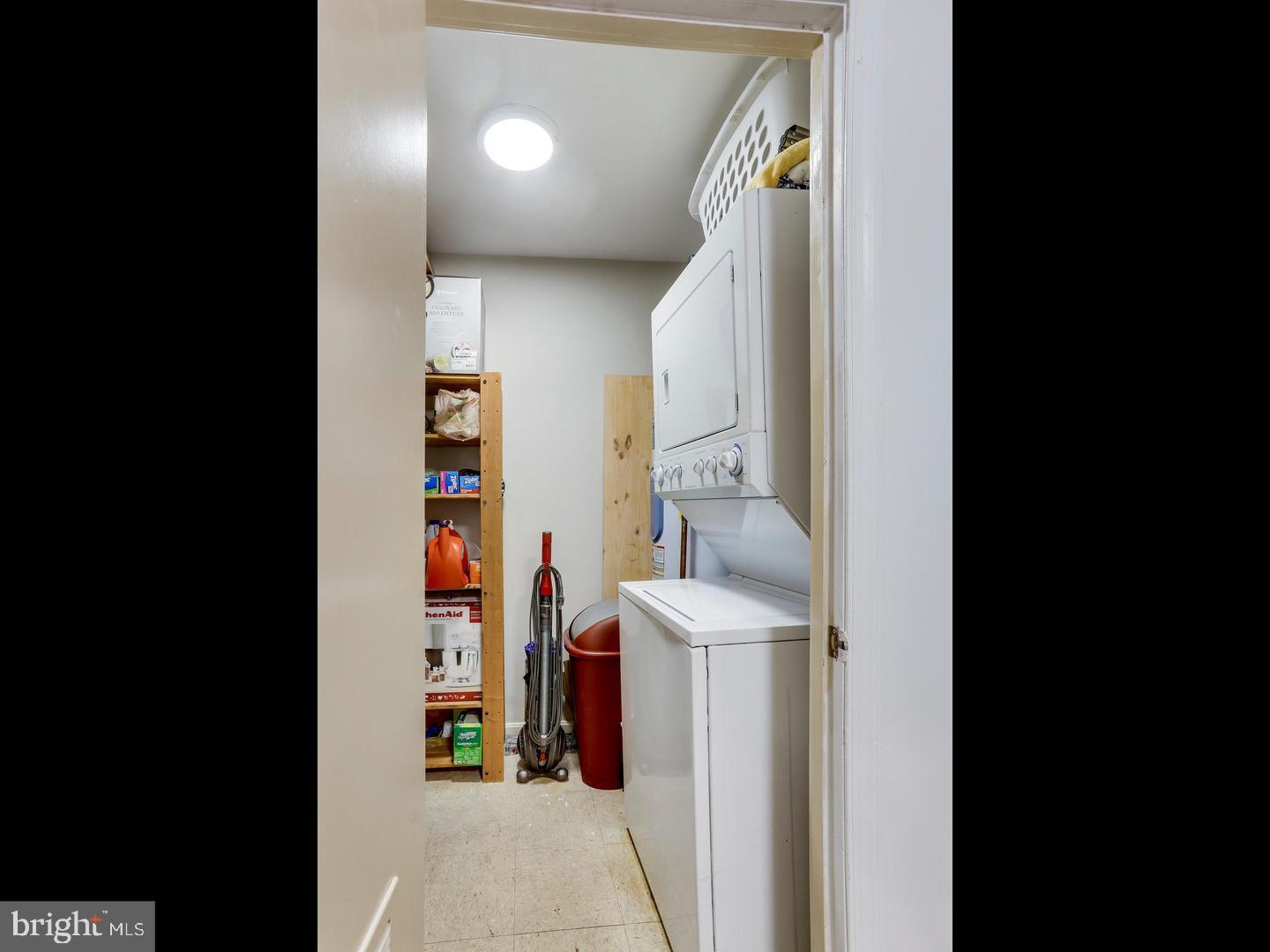 SUMMERWALK - Residential Lease