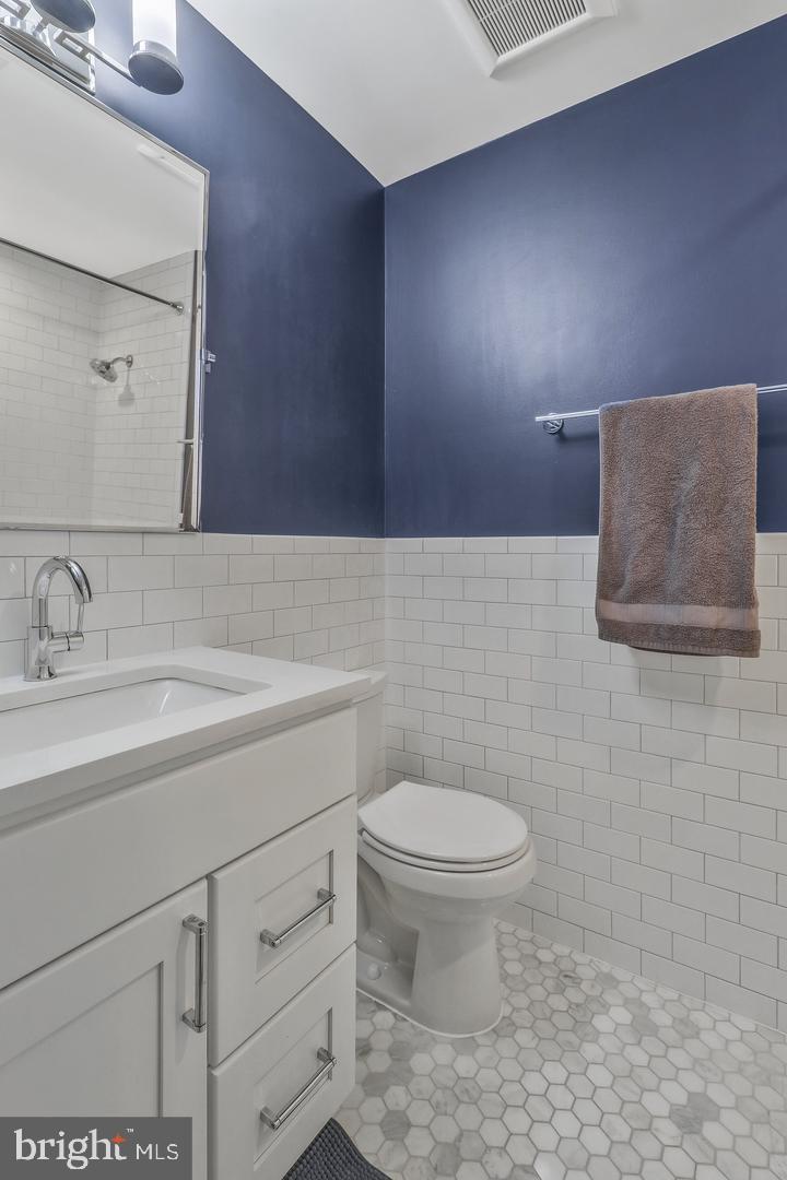 SUMMERWALK - Residential Lease