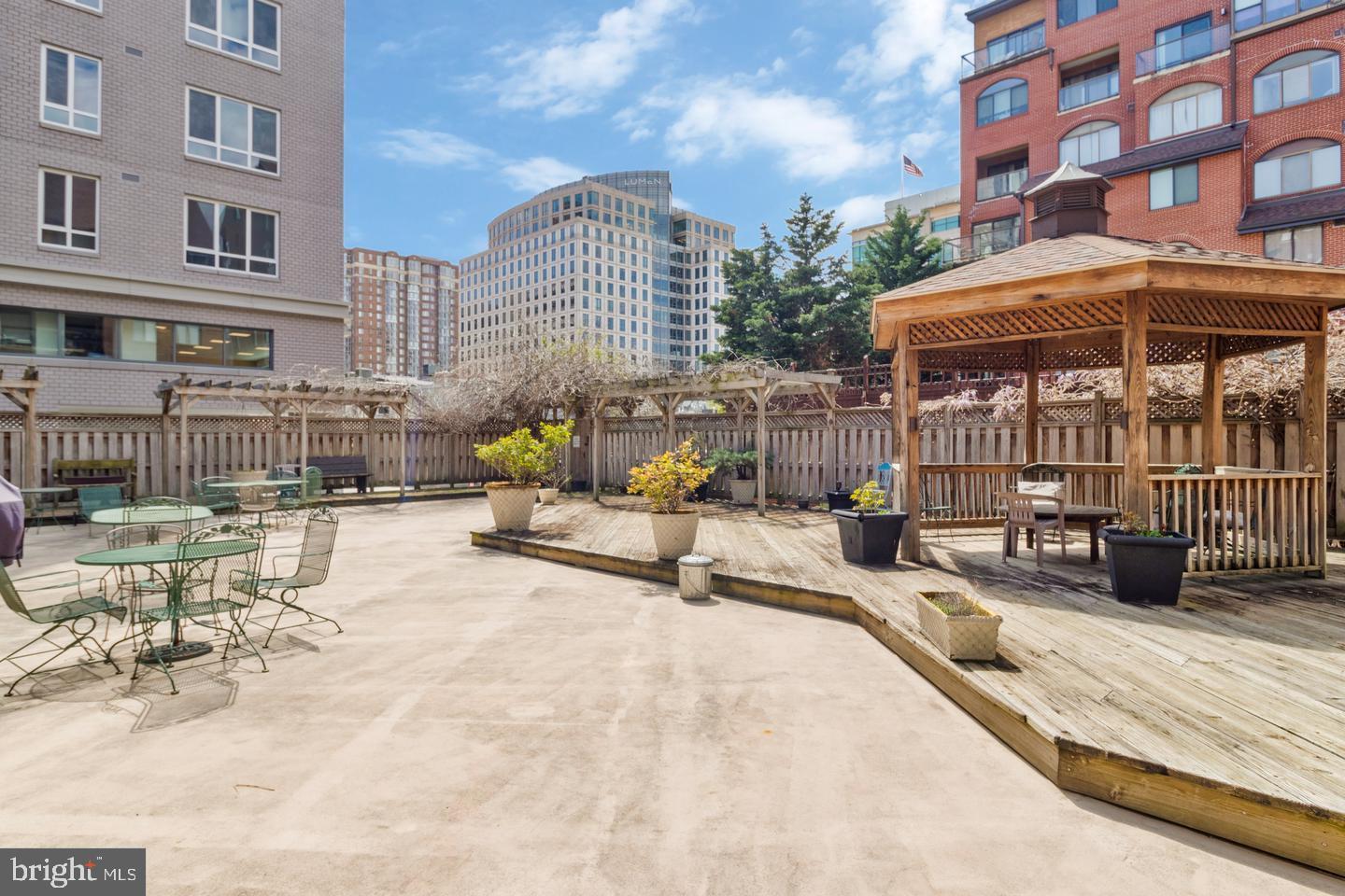 SUMMERWALK - Residential Lease