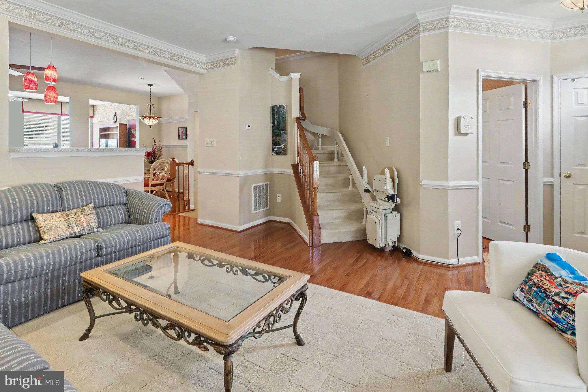 1328 LEWIS LANE