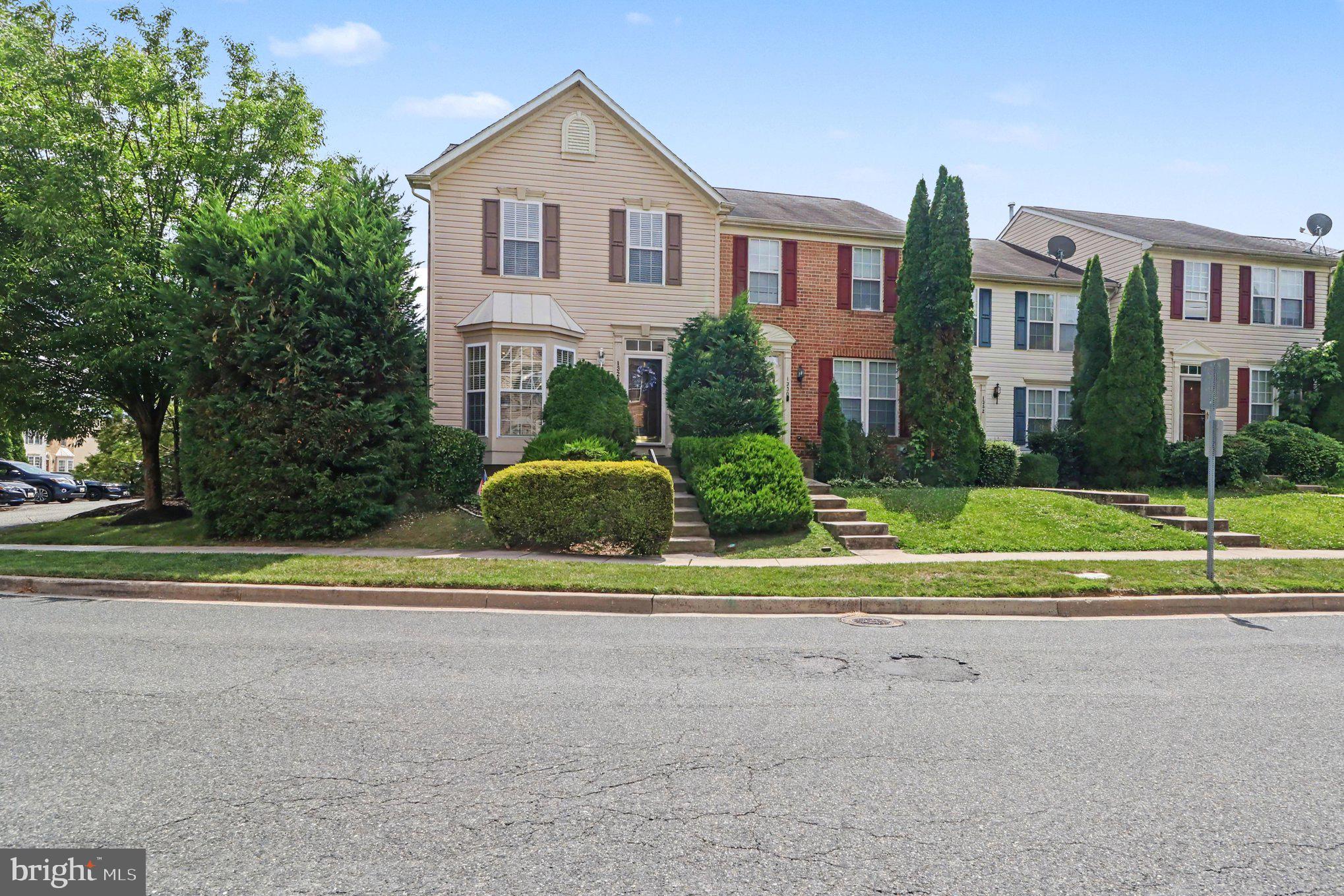 1328 LEWIS LANE