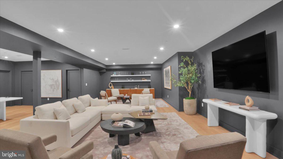 RIVERSTONE - Residential