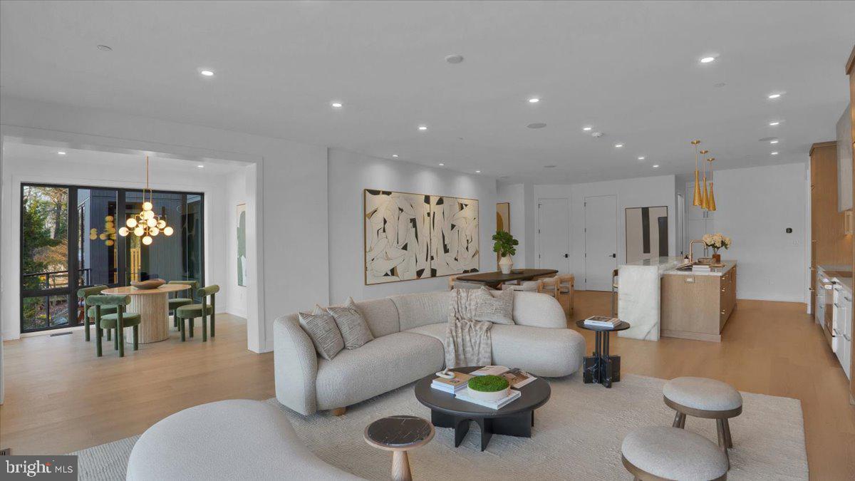 RIVERSTONE - Residential