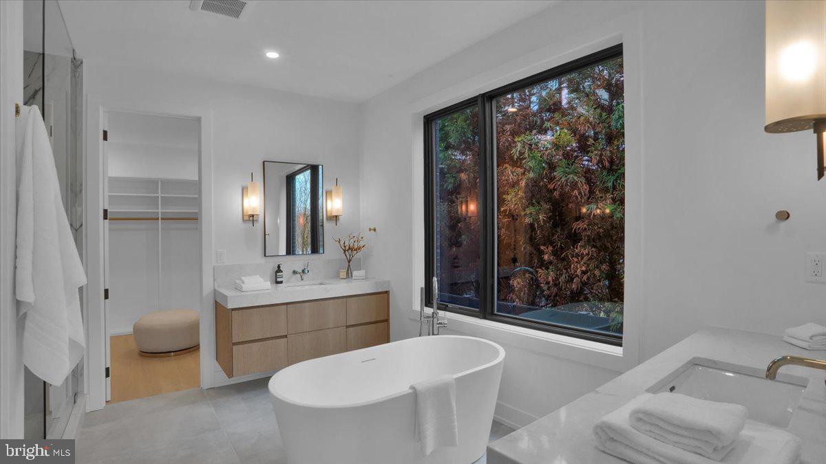 RIVERSTONE - Residential