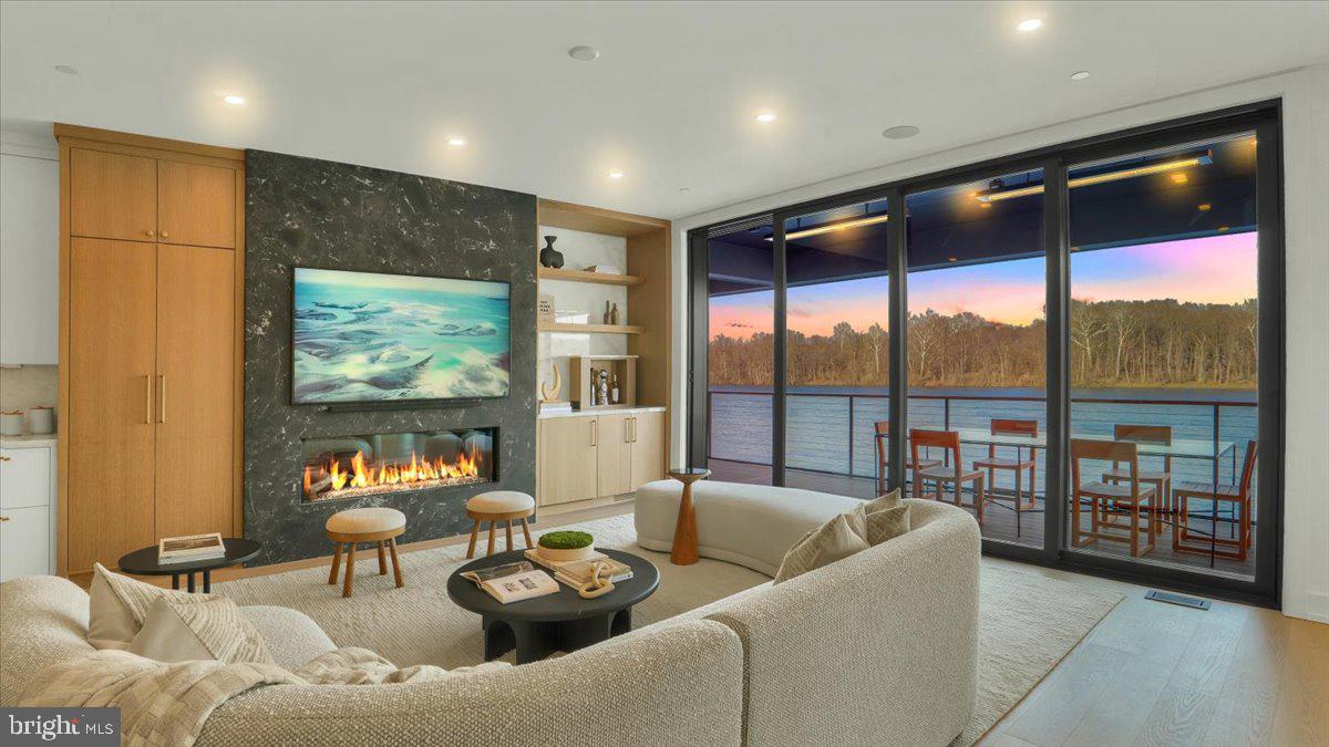 RIVERSTONE - Residential