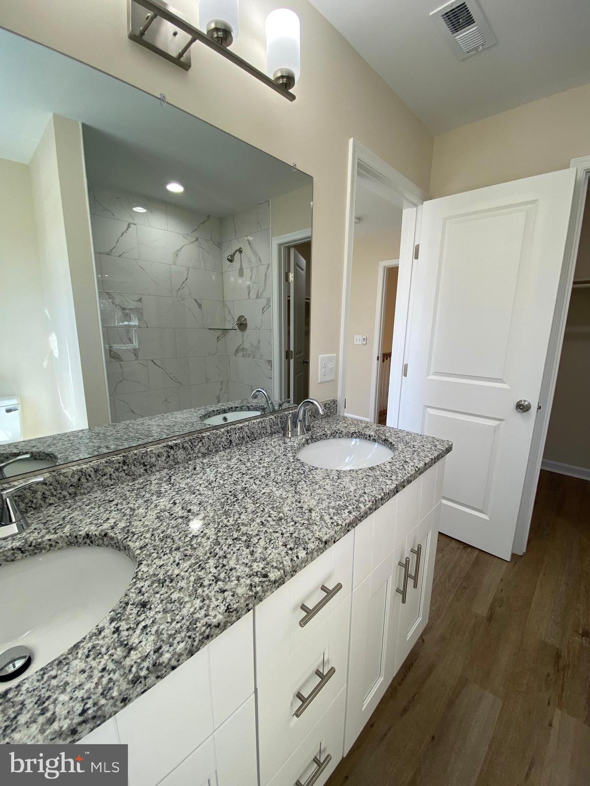 STRATFORD HARBOUR - Residential