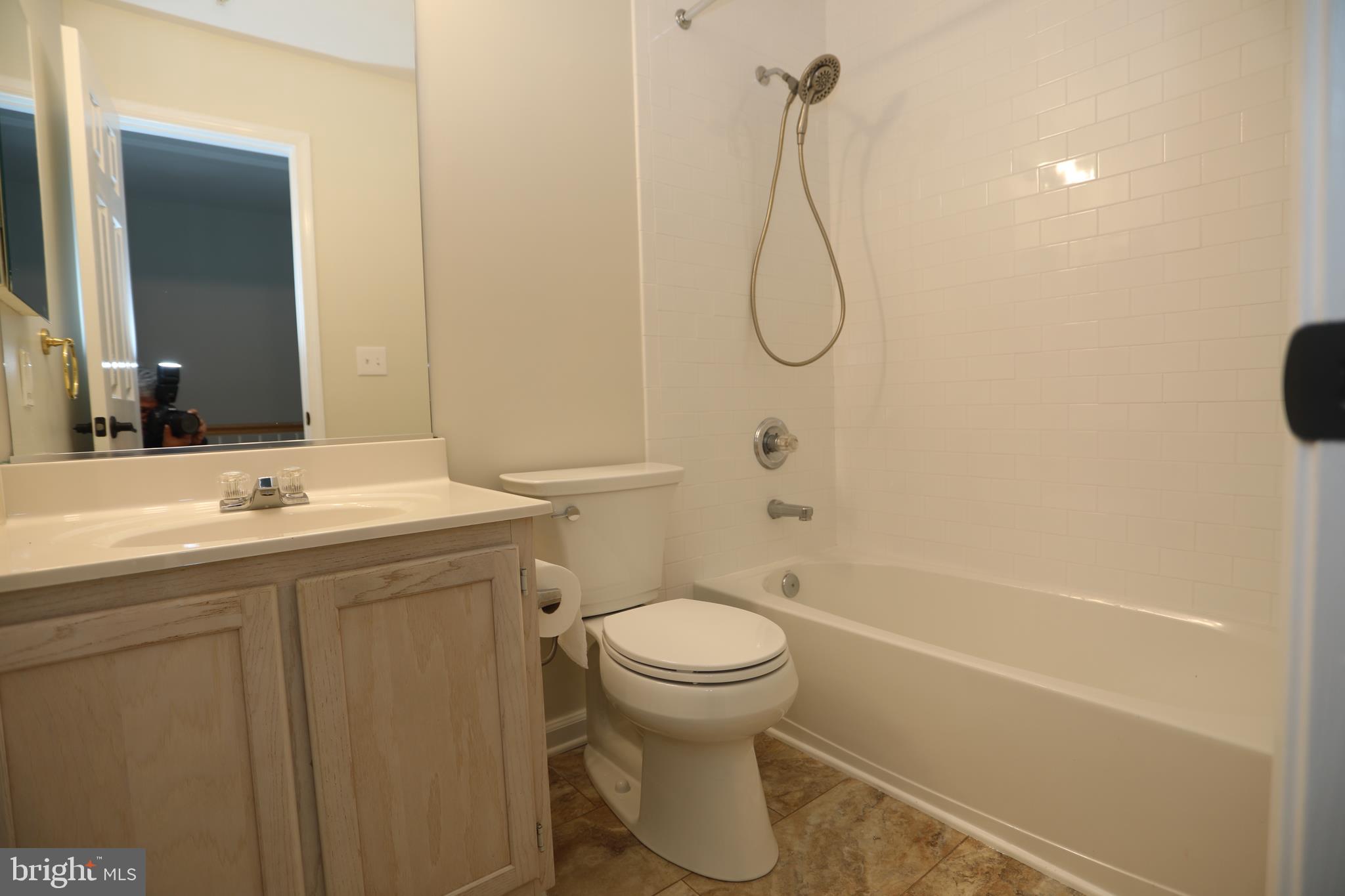 NANTUCKET MEWS - Residential Lease