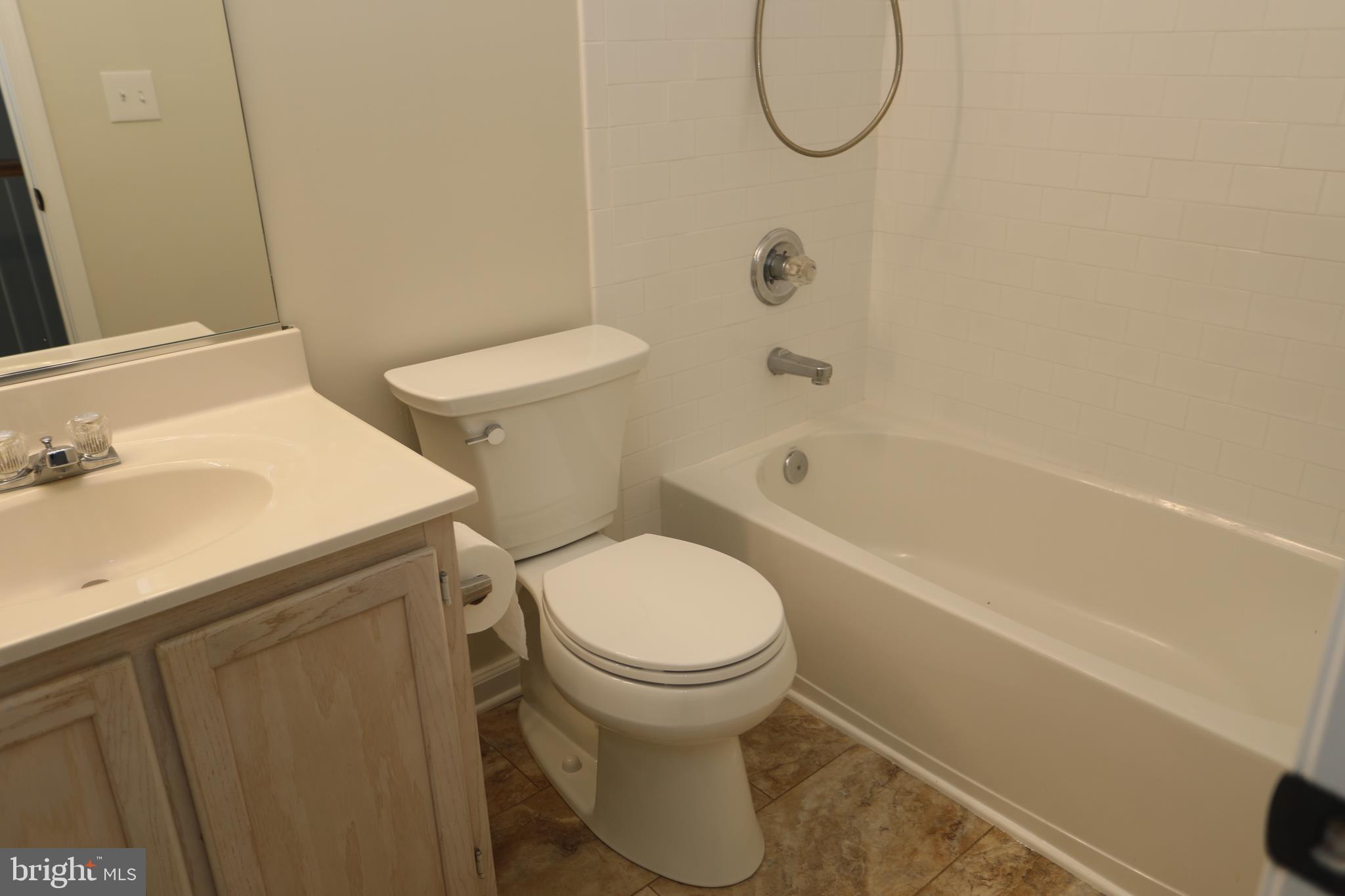 NANTUCKET MEWS - Residential Lease