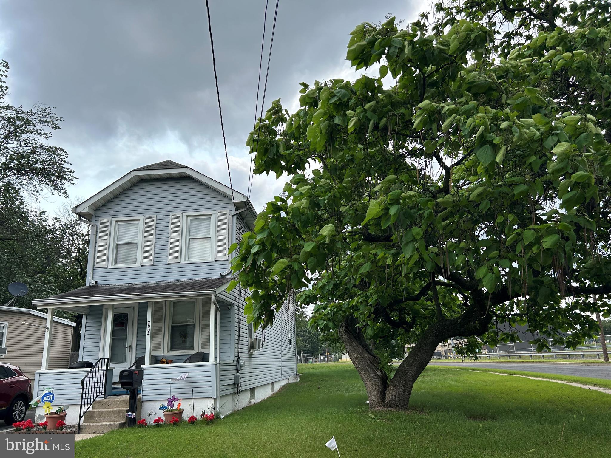 7904 DAY AVENUE