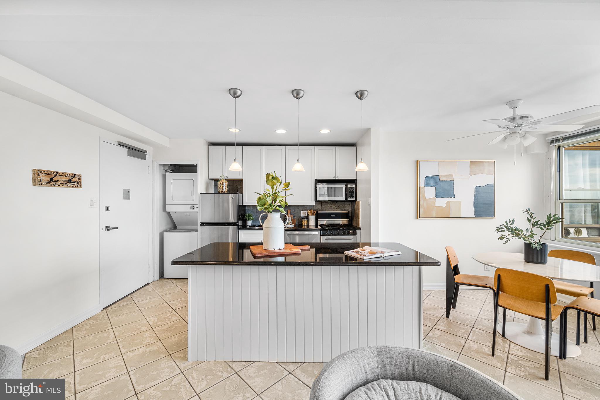 1806 RITTENHOUSE SQUARE 18 2104