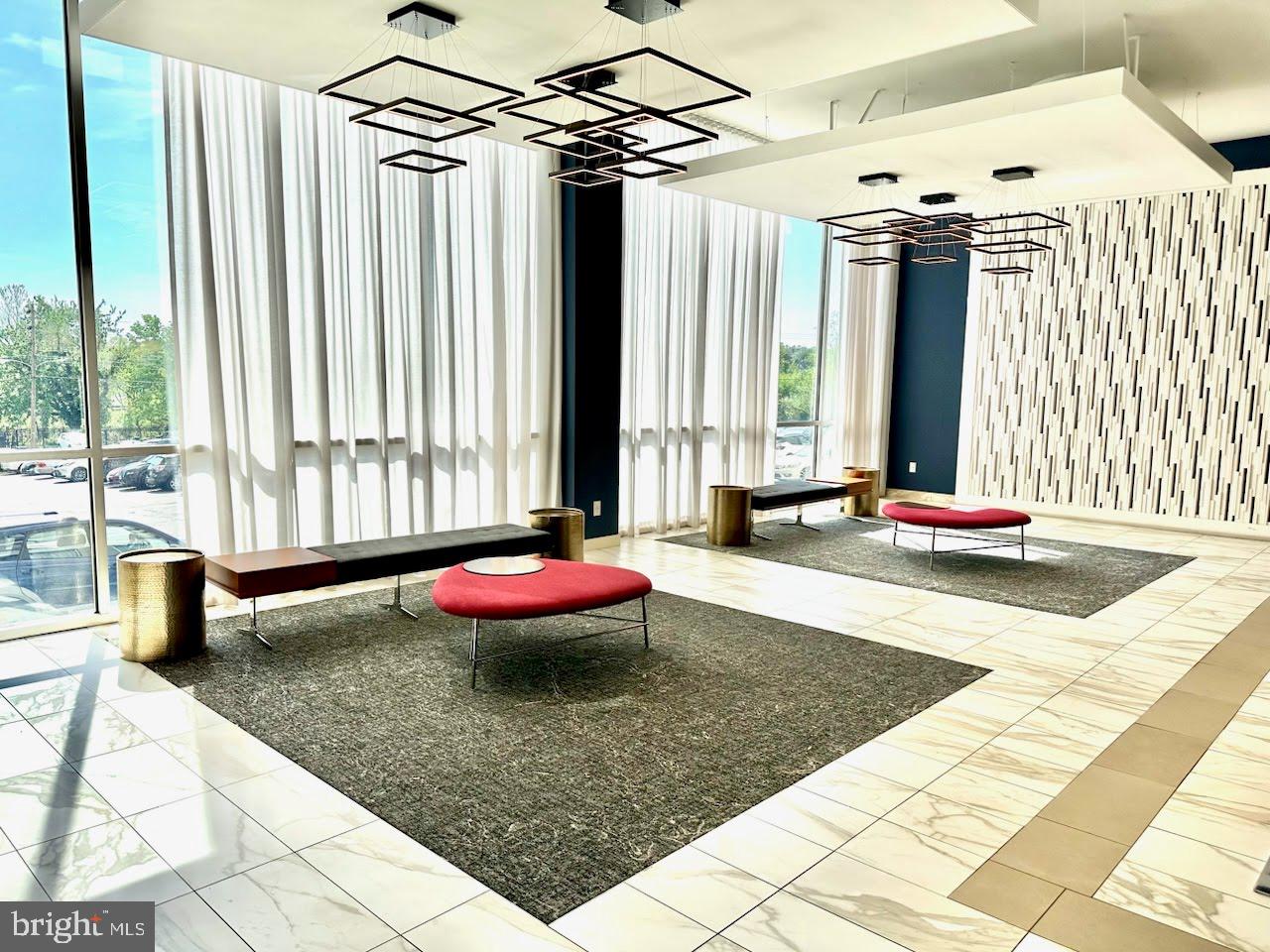 WEST END - Residential