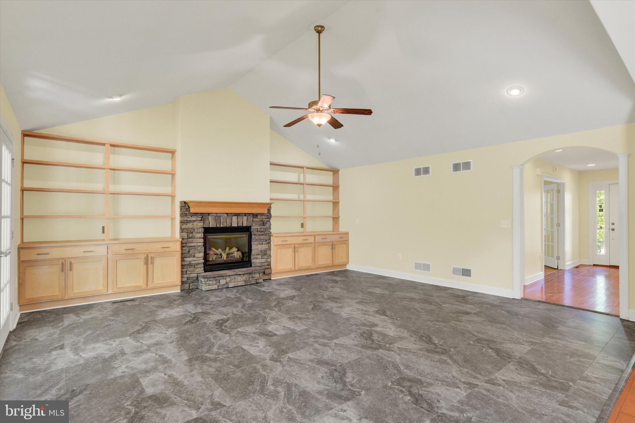 807 GENEVIEVE DRIVE