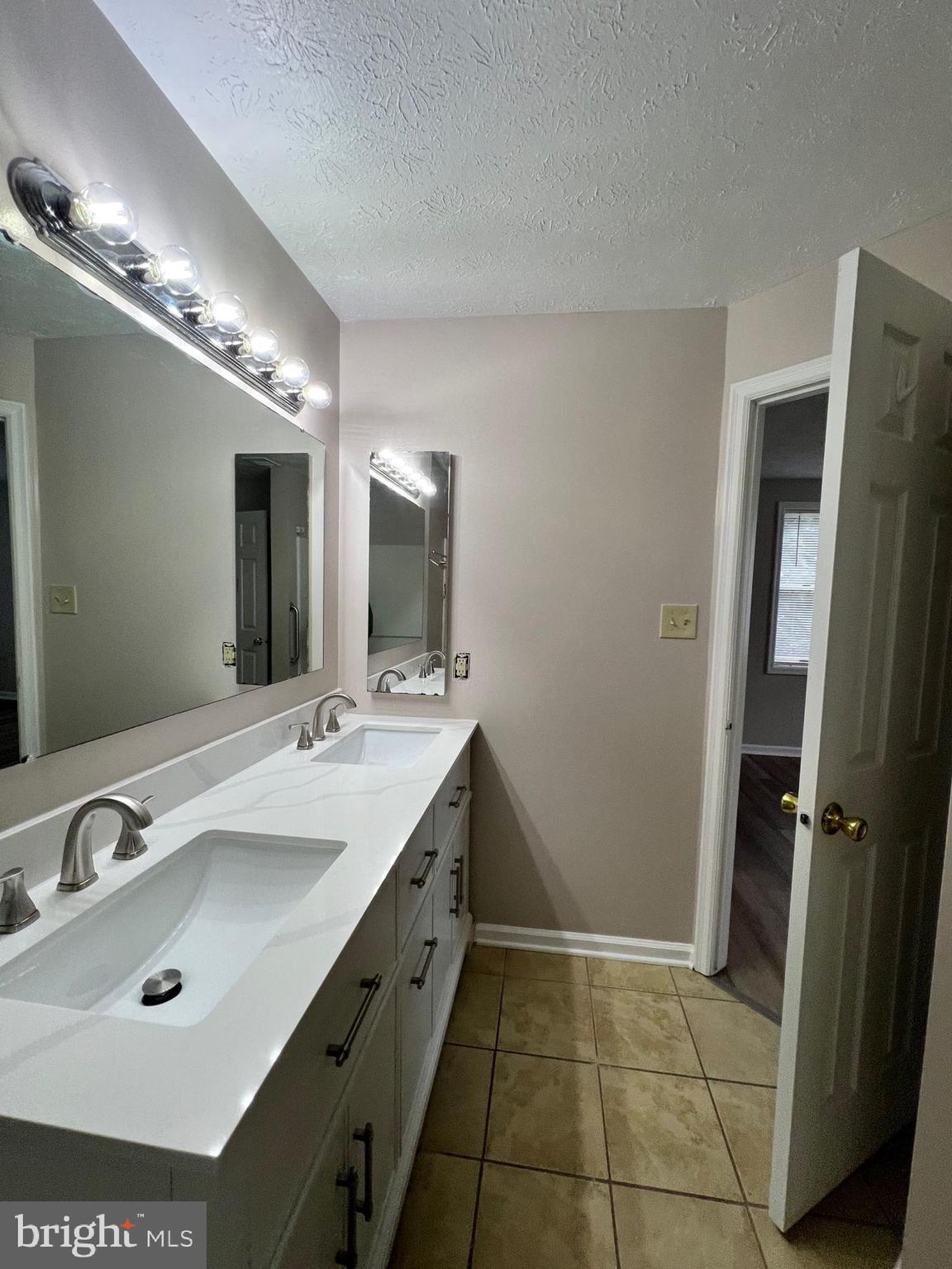 THE TALBOTS OF FREDERICKTOWNE - Residential Lease