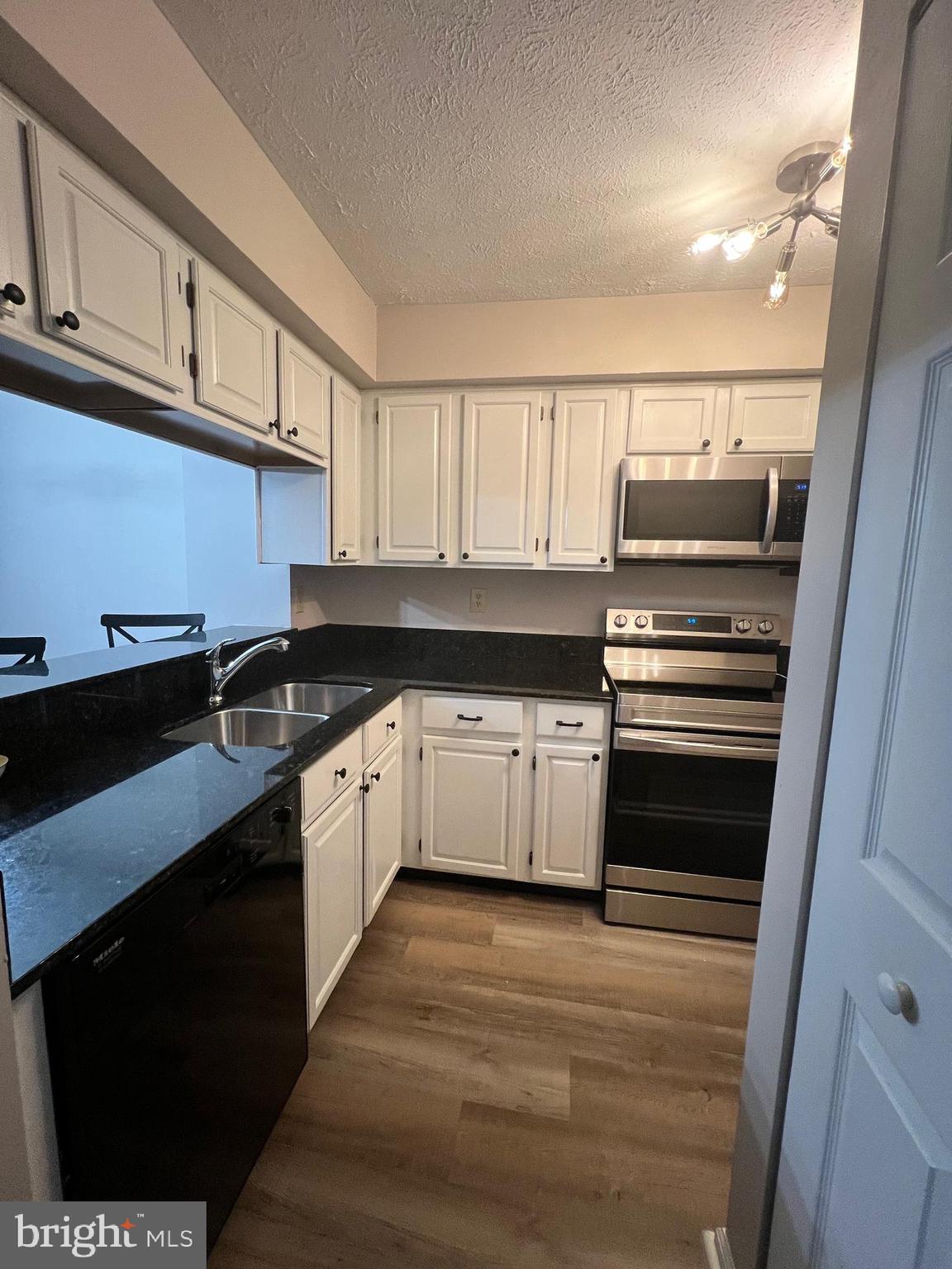 THE TALBOTS OF FREDERICKTOWNE - Residential Lease