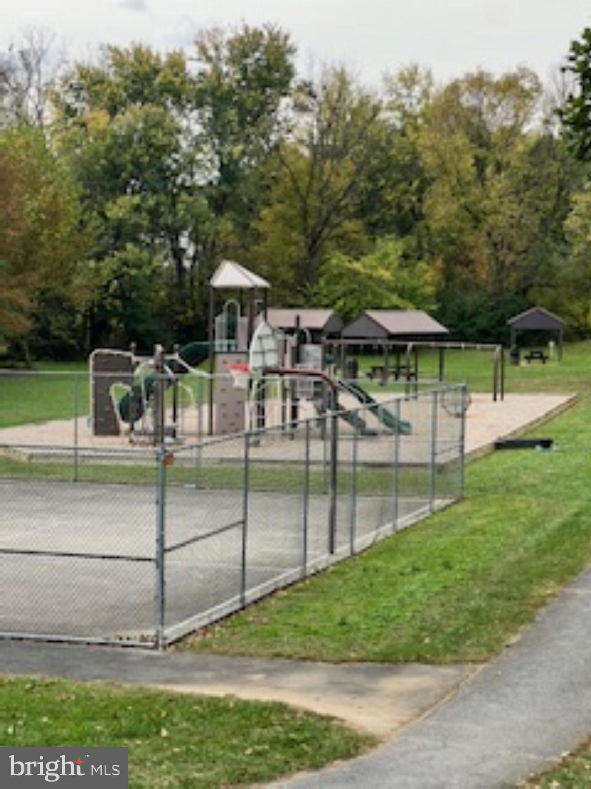 THE TALBOTS OF FREDERICKTOWNE - Residential Lease