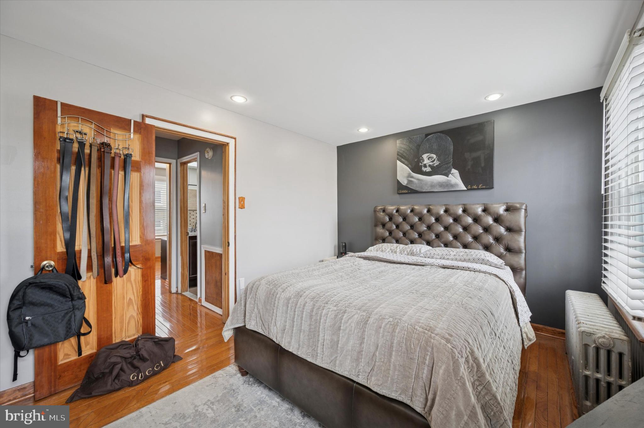 ELMWOOD PARK - Residential