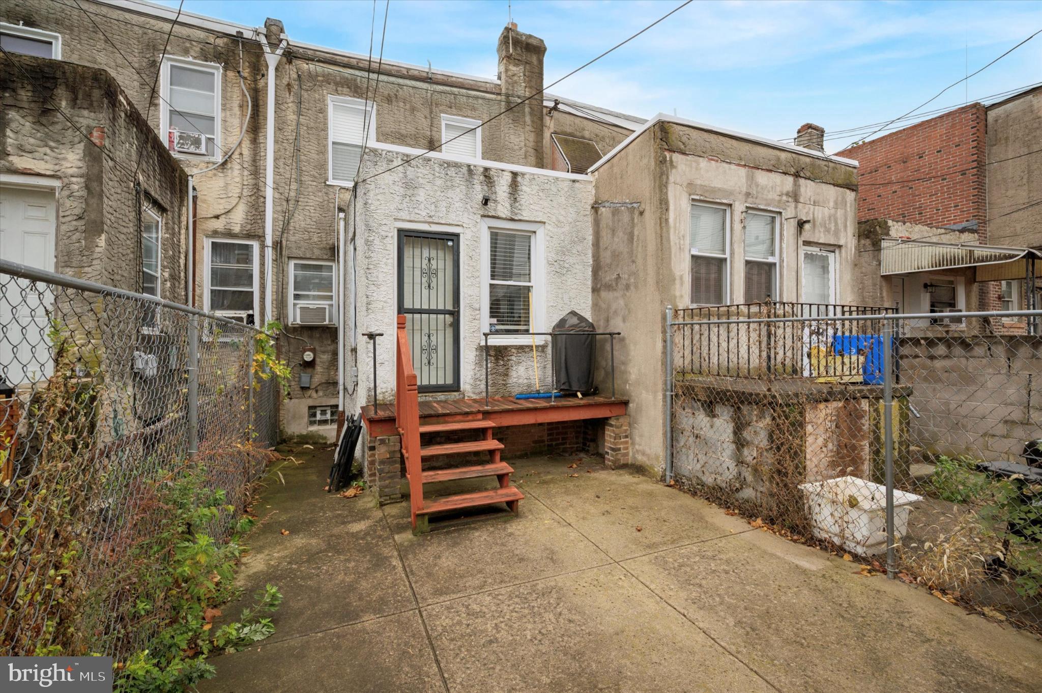 ELMWOOD PARK - Residential