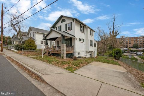 Photo of 1943 N Cleveland Street, ARLINGTON, VA 22201 (MLS # VAAR2073268)