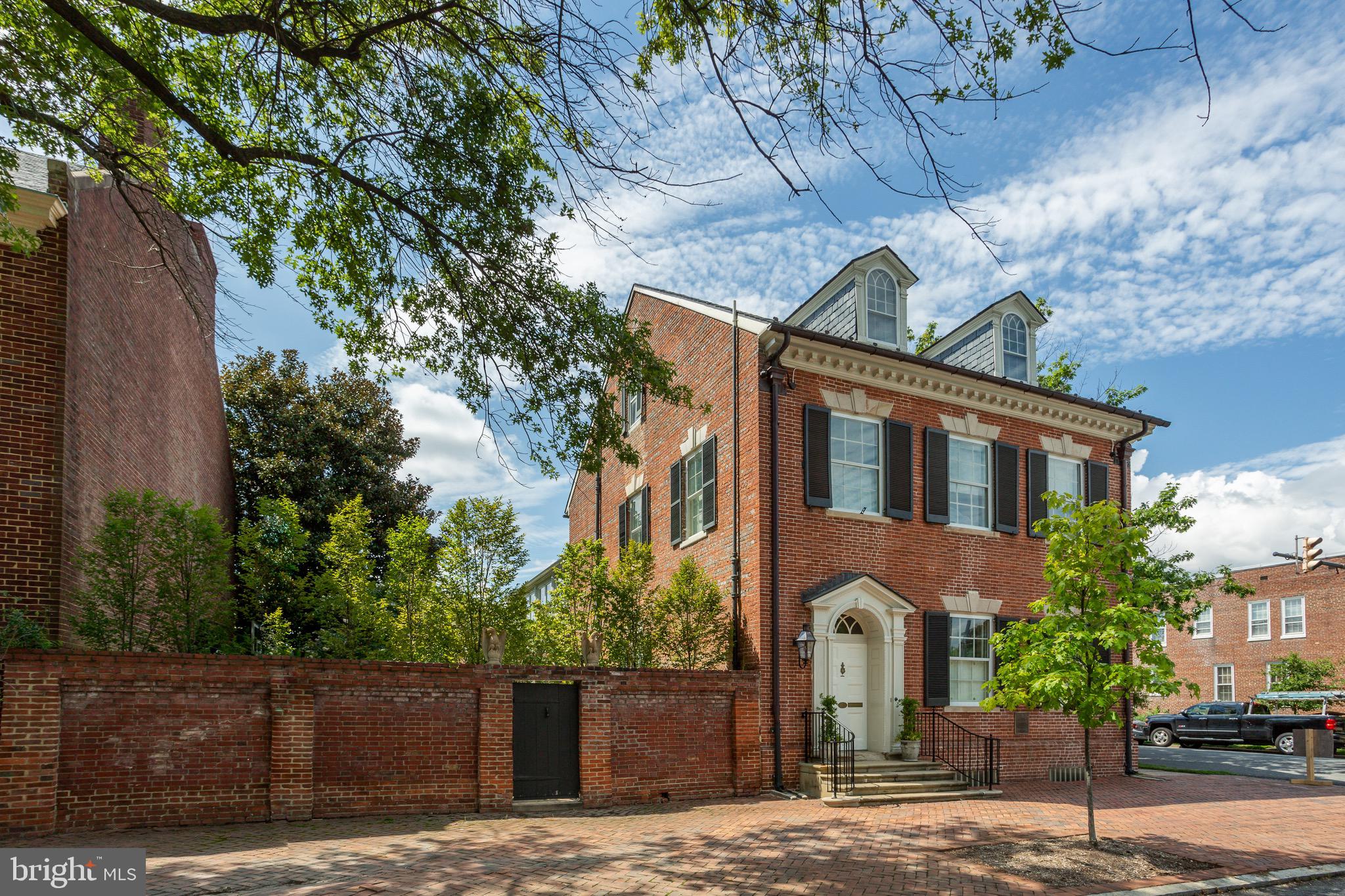 OLD TOWN ALEXANDRIA - Residential