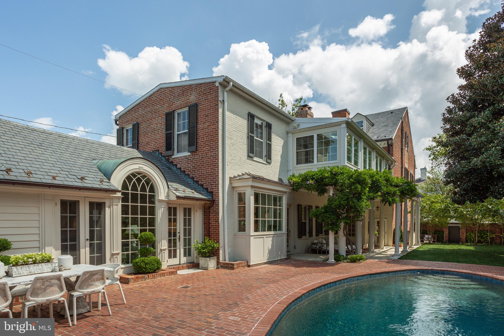 OLD TOWN ALEXANDRIA - Residential