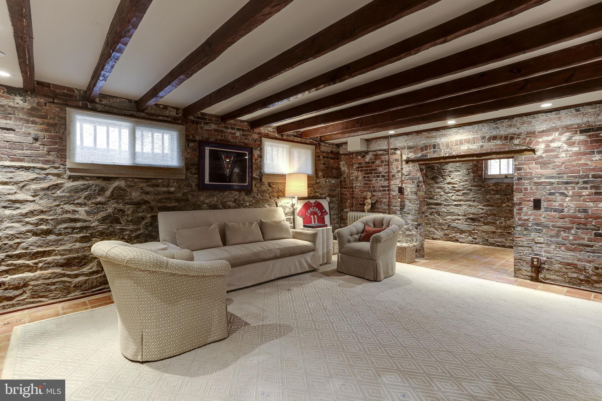 OLD TOWN ALEXANDRIA - Residential