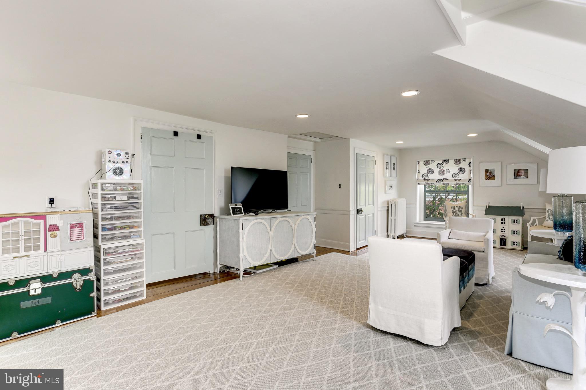 OLD TOWN ALEXANDRIA - Residential