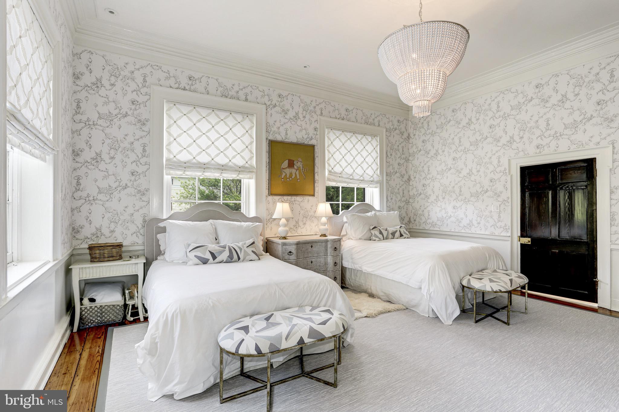 OLD TOWN ALEXANDRIA - Residential