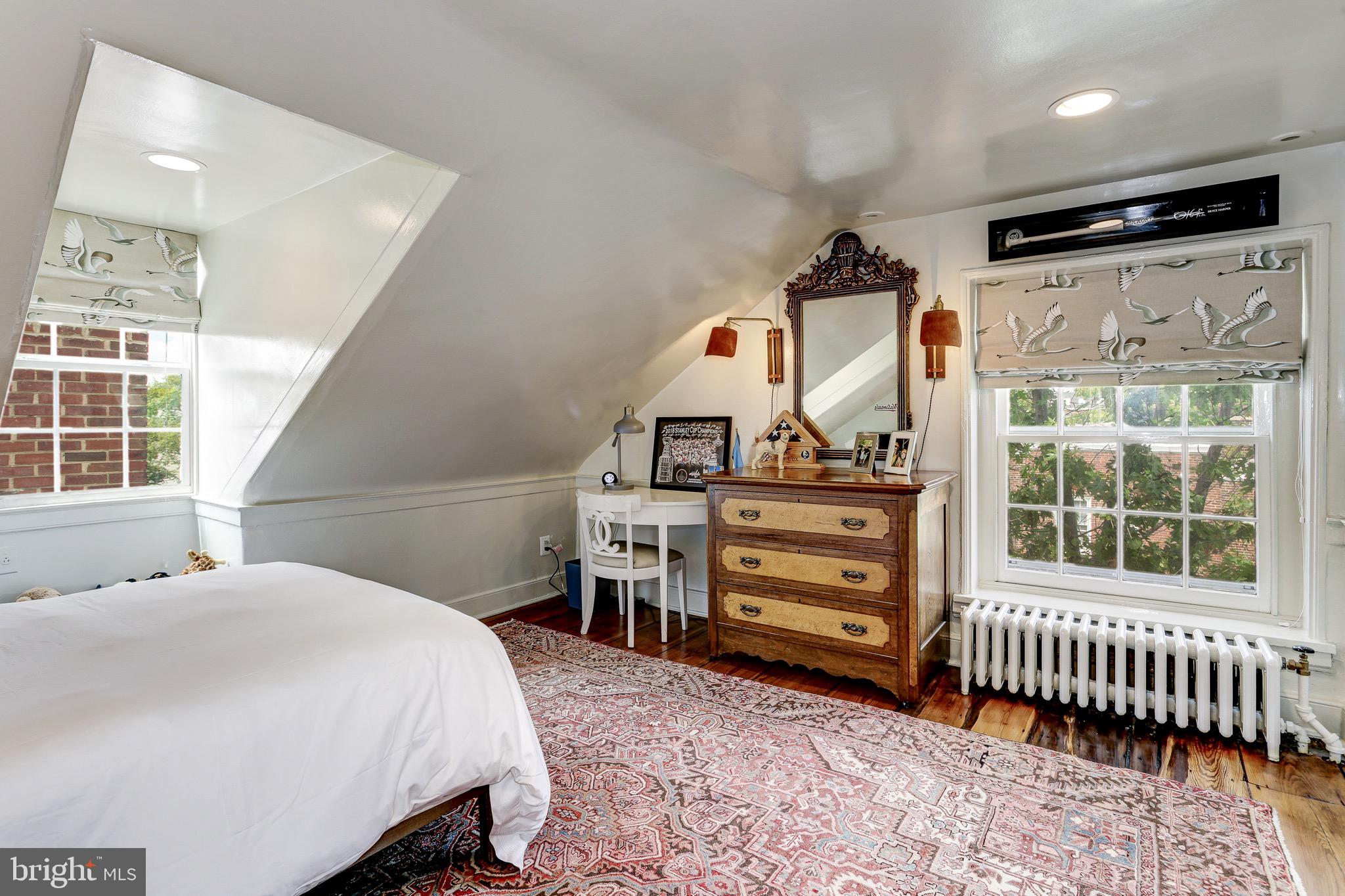 OLD TOWN ALEXANDRIA - Residential