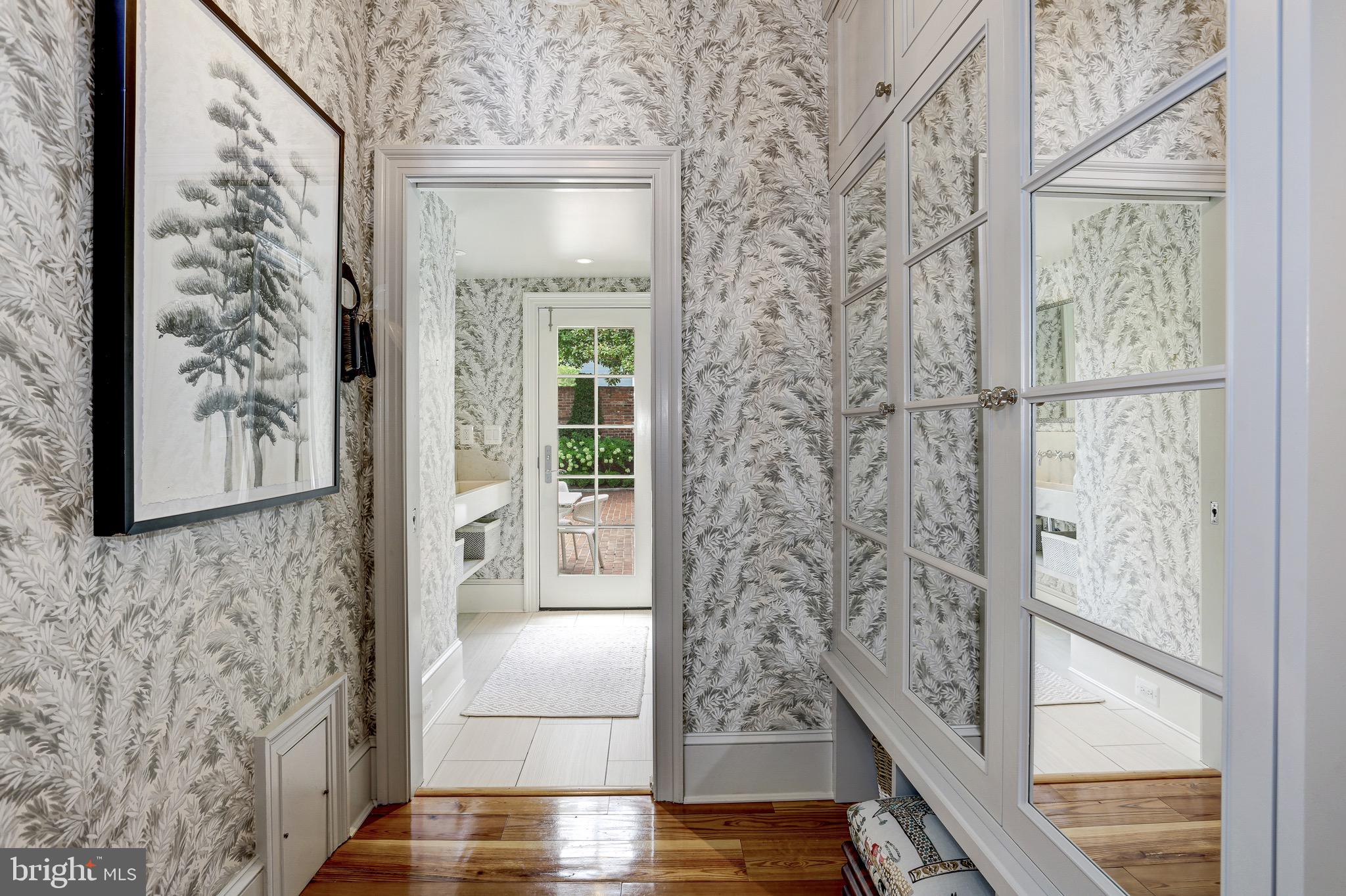 OLD TOWN ALEXANDRIA - Residential