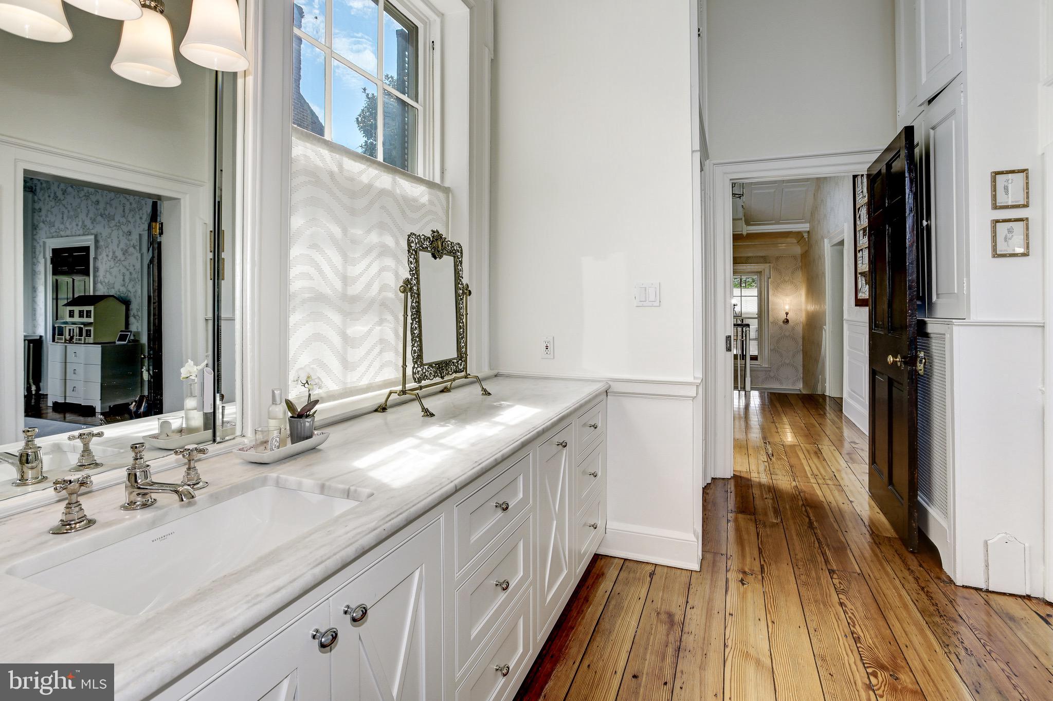 OLD TOWN ALEXANDRIA - Residential