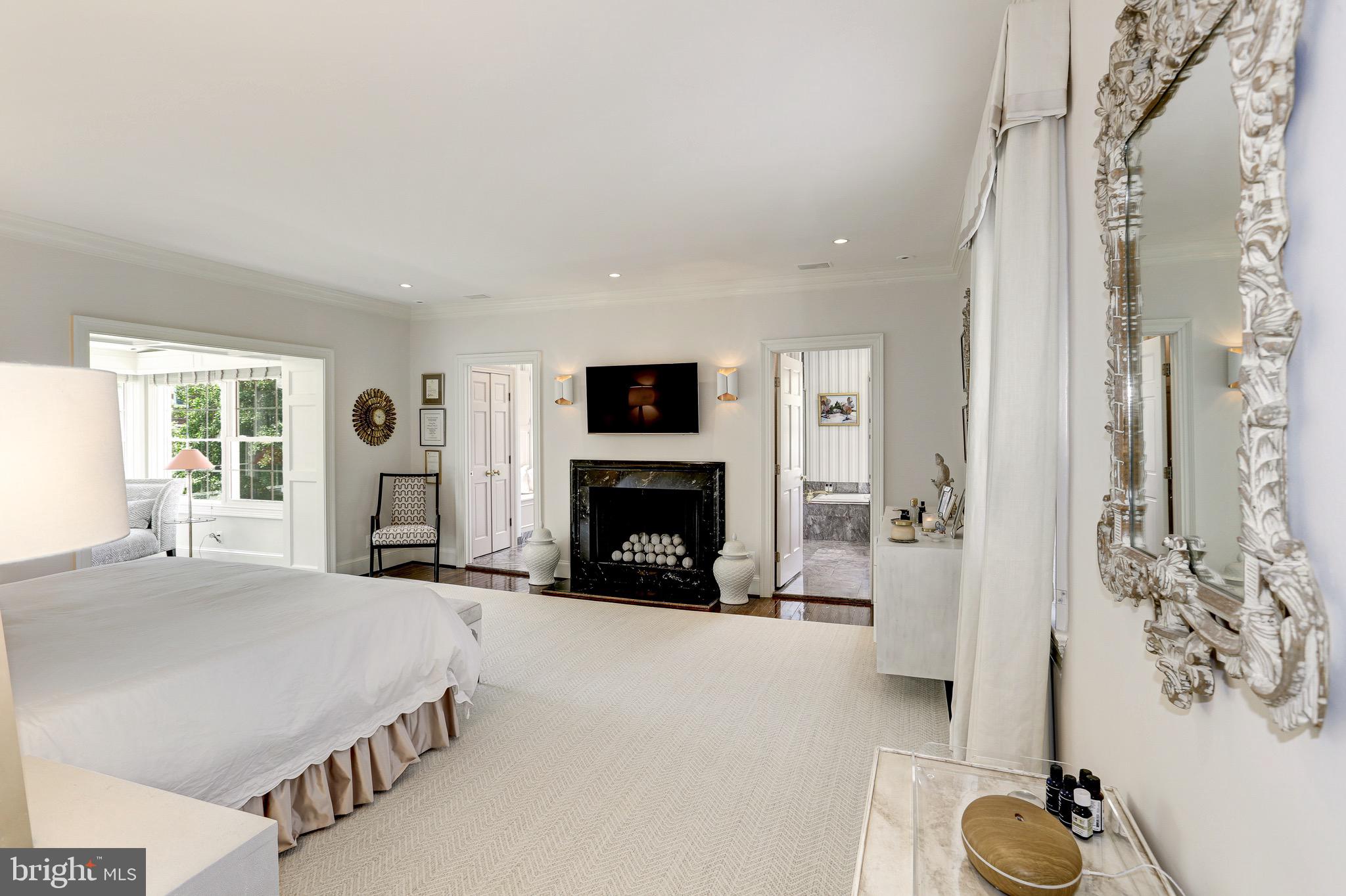 OLD TOWN ALEXANDRIA - Residential