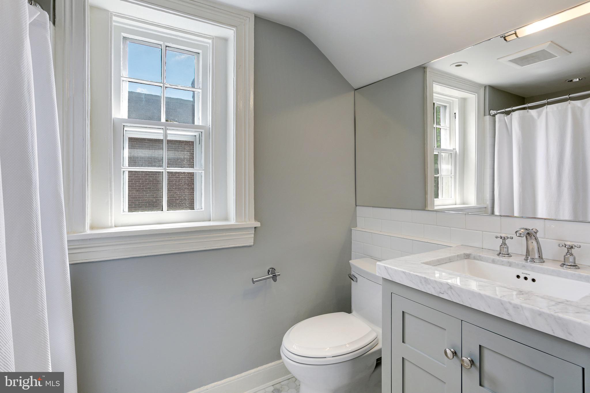 OLD TOWN ALEXANDRIA - Residential