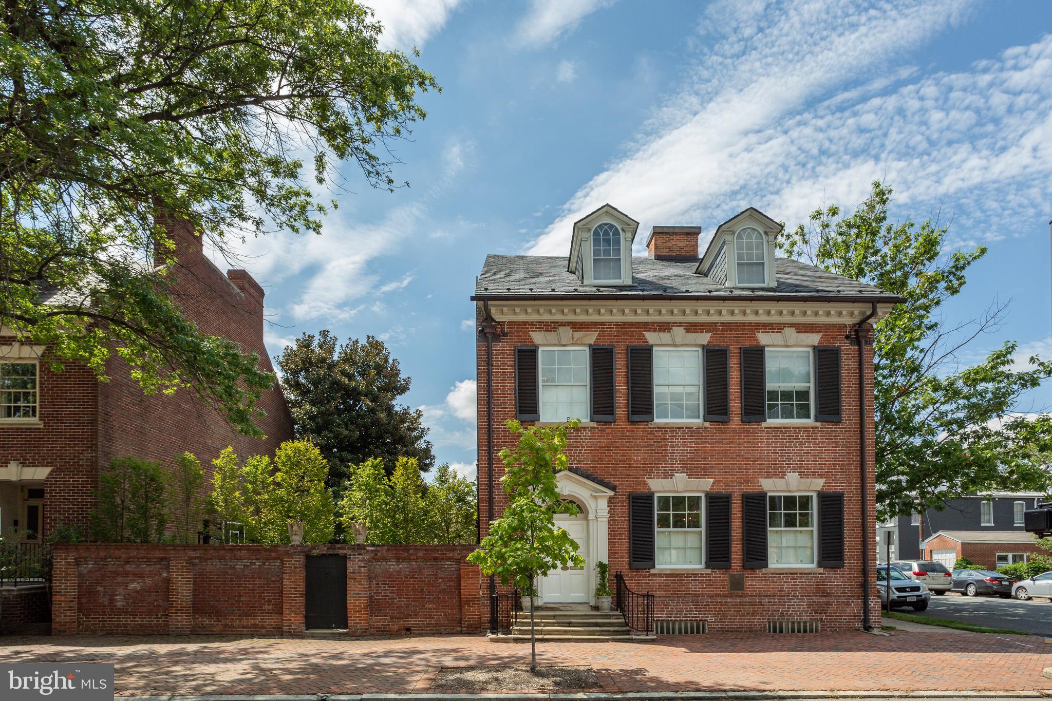 OLD TOWN ALEXANDRIA - Residential