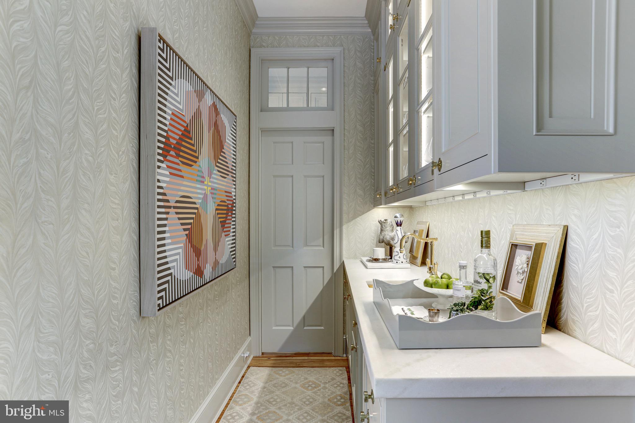 OLD TOWN ALEXANDRIA - Residential