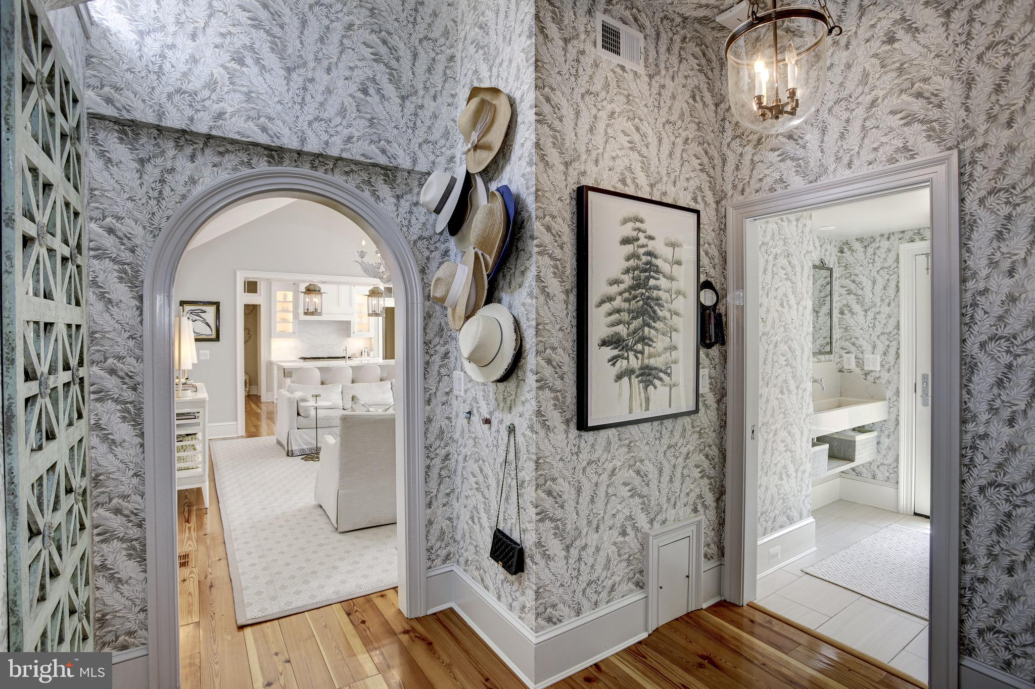 OLD TOWN ALEXANDRIA - Residential