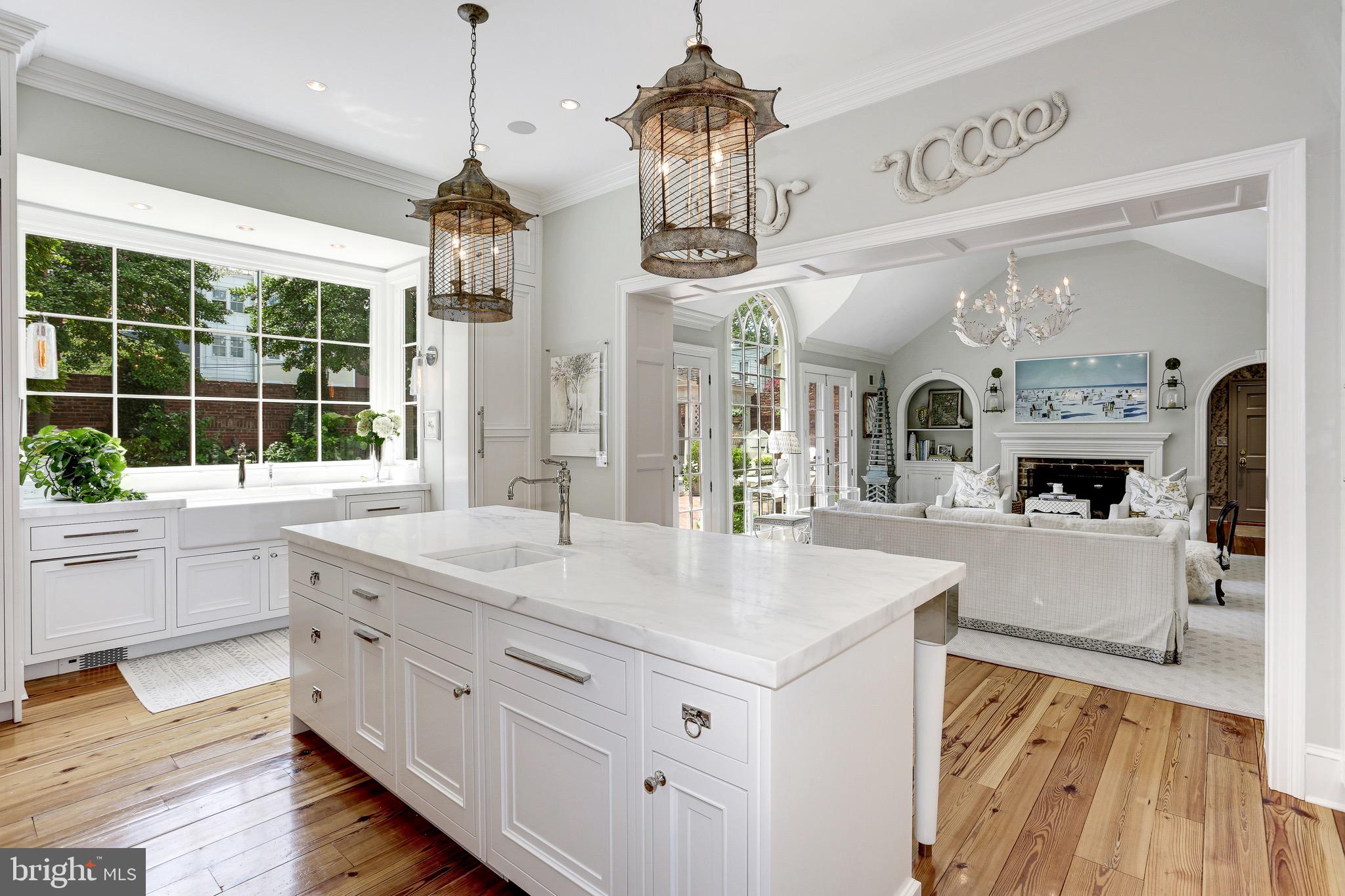 OLD TOWN ALEXANDRIA - Residential