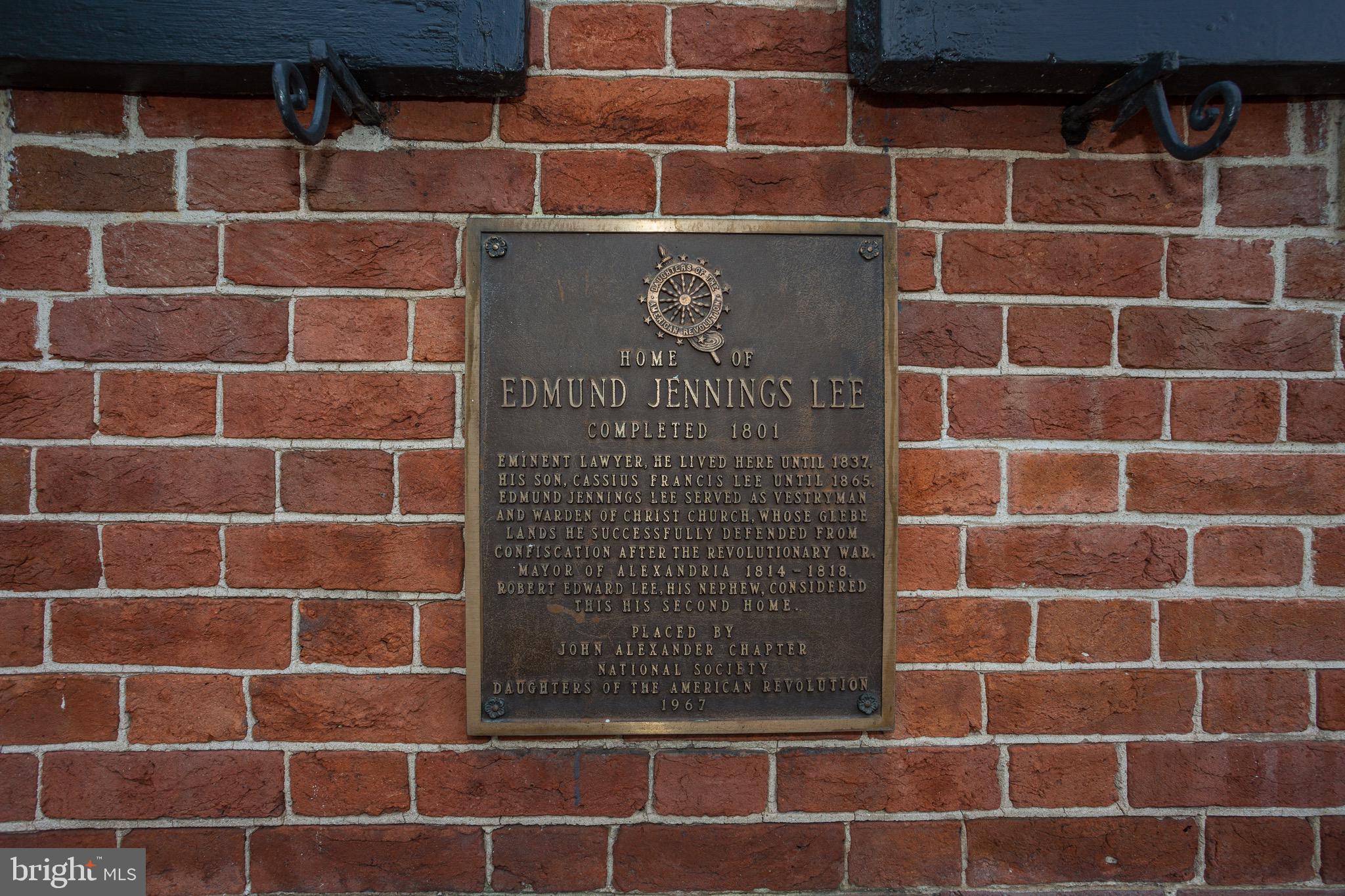 OLD TOWN ALEXANDRIA - Residential