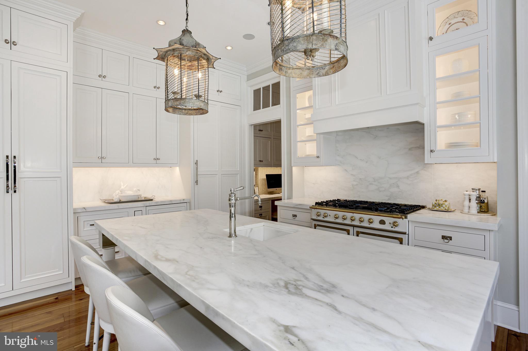 OLD TOWN ALEXANDRIA - Residential